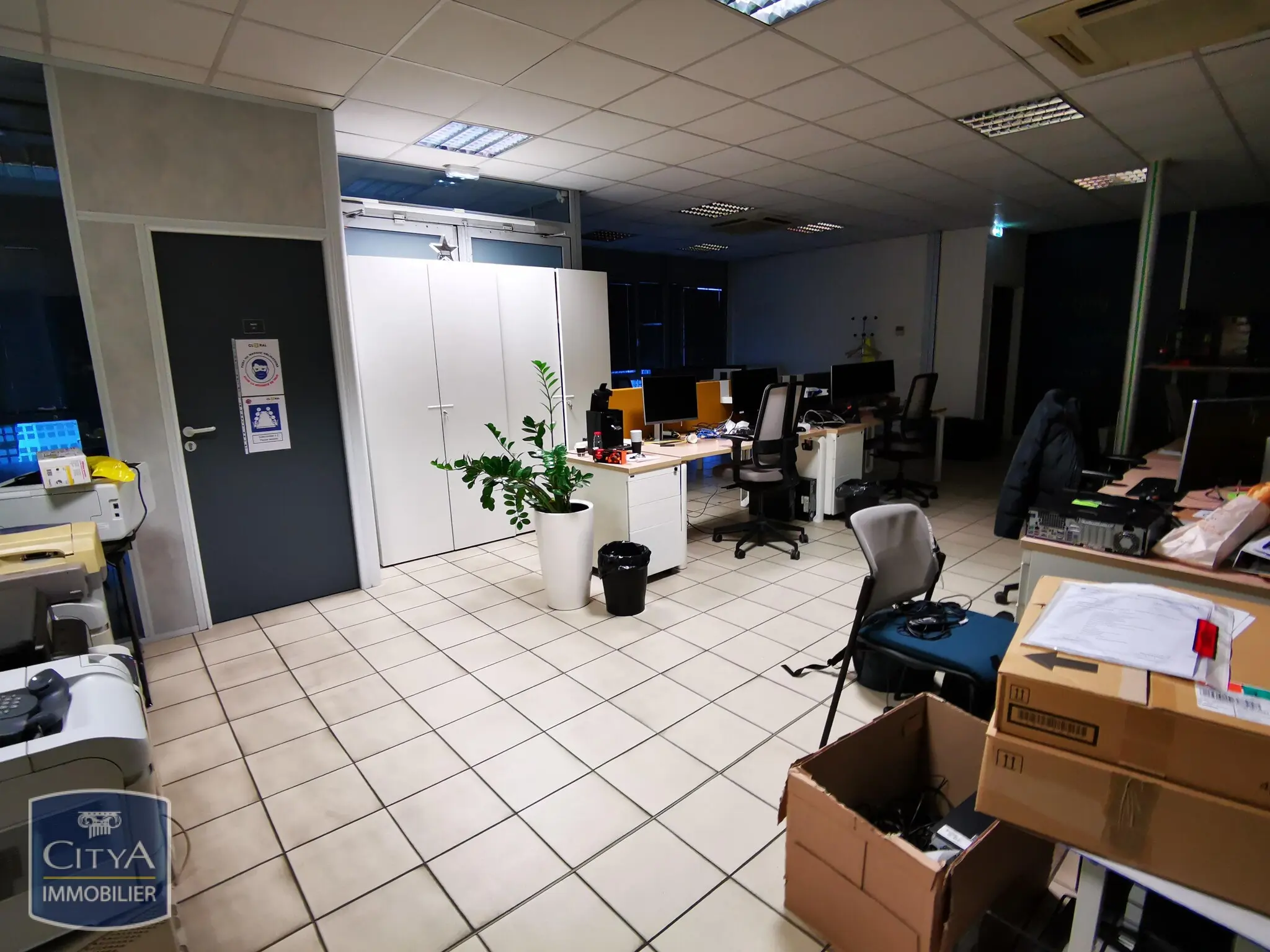 Photo 11 Local Professionnel 2414m²