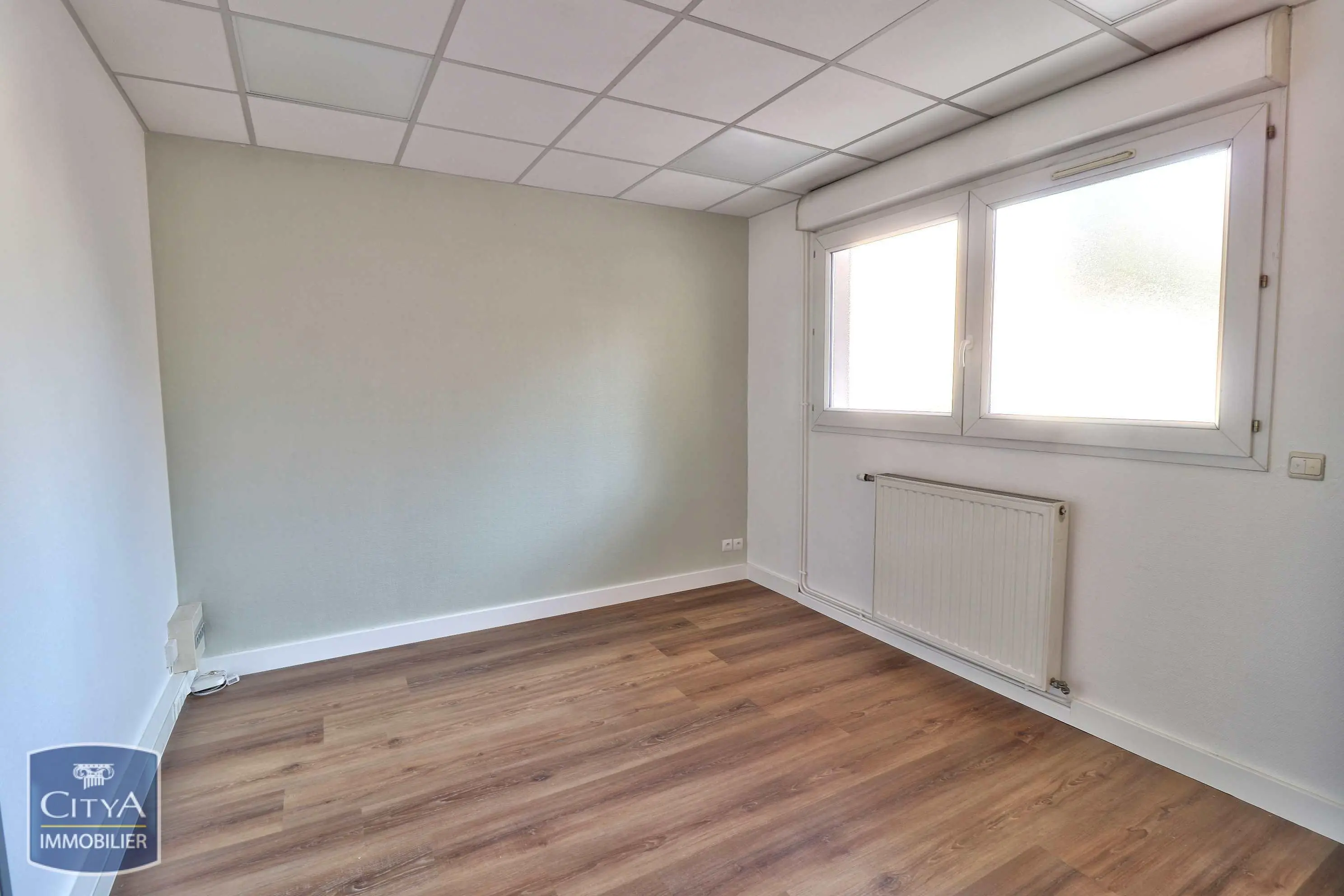 Photo 4 Local Professionnel 64.82m²