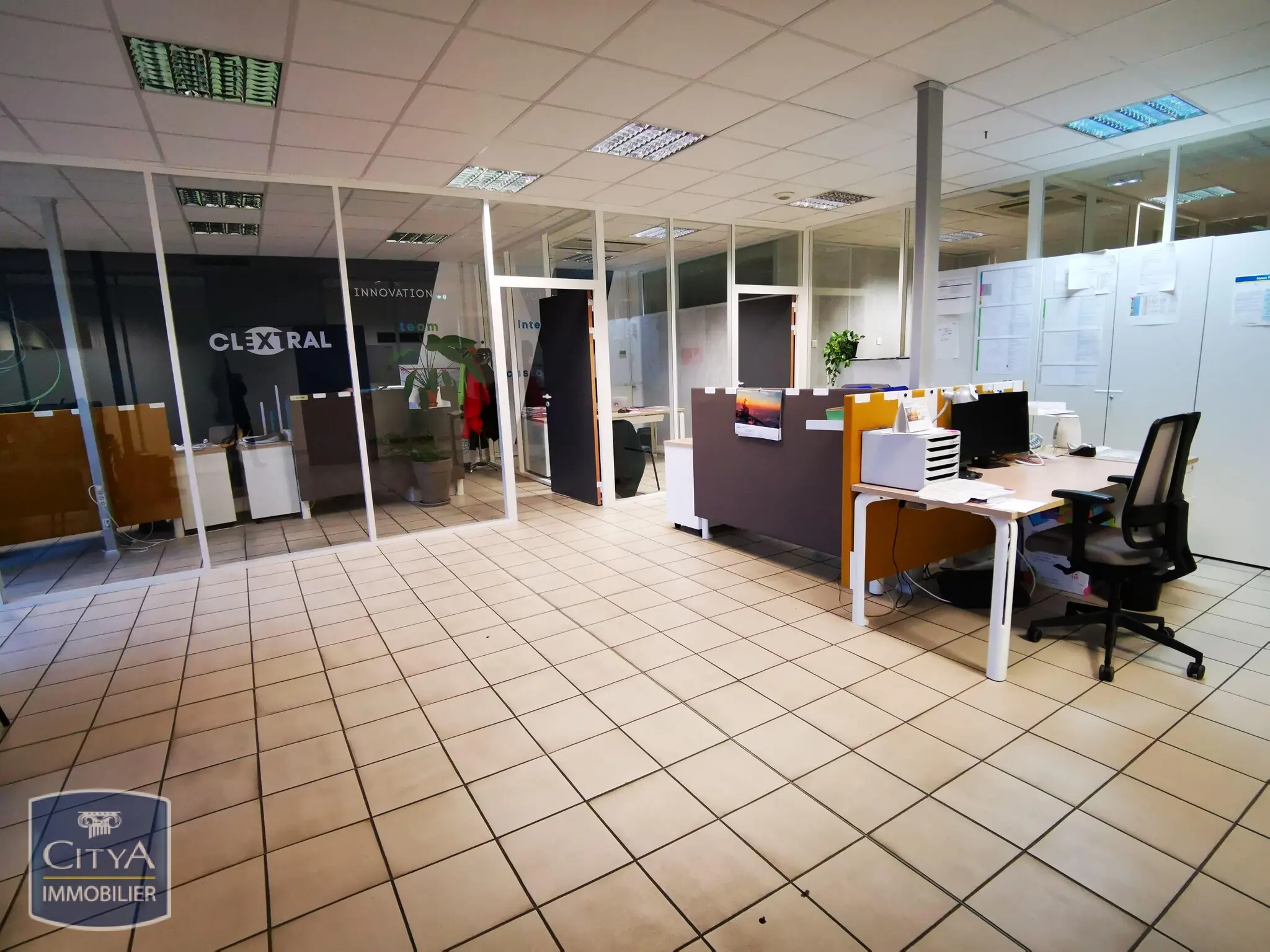 Photo 13 Local Professionnel 2414m²