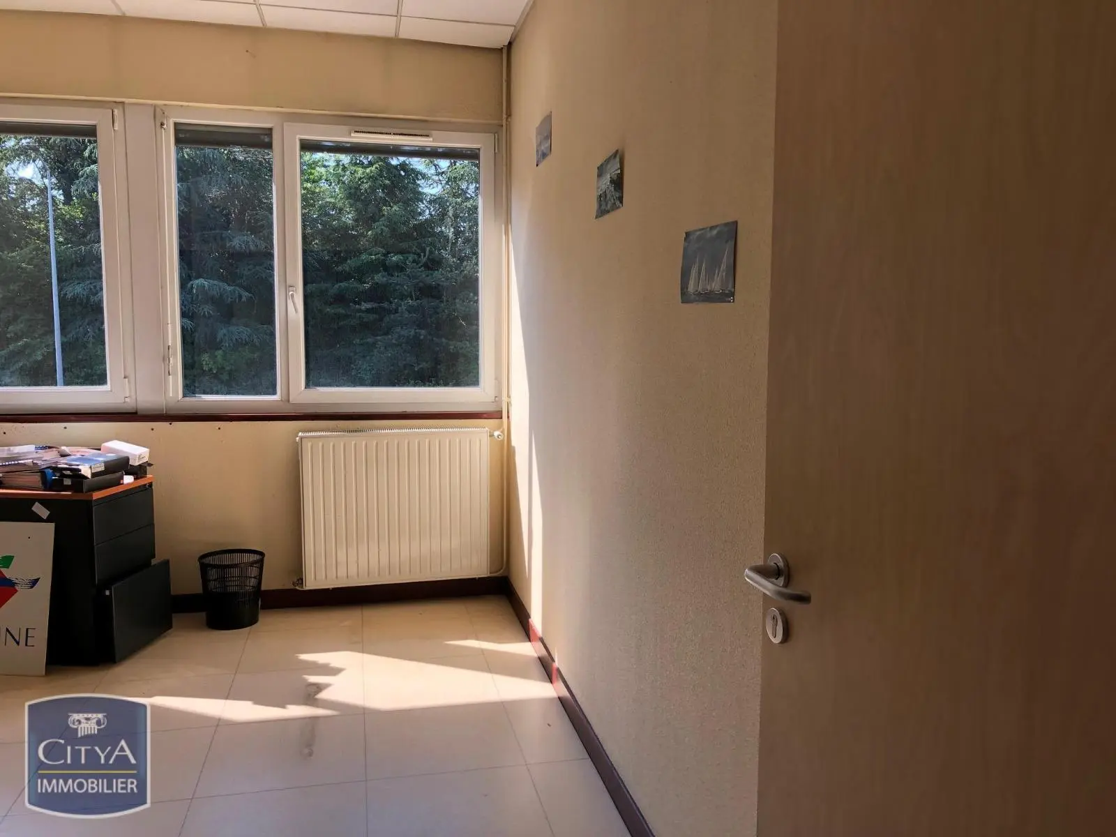 Photo 6 Local Professionnel 80 pièces 2414m²