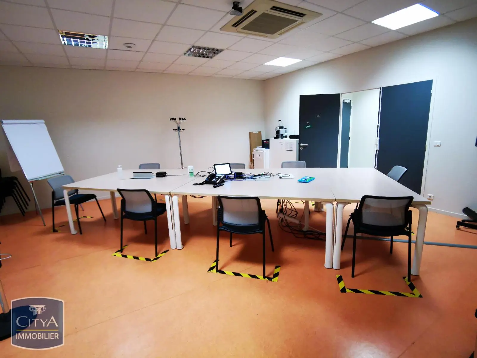 Photo 12 Local Professionnel 80 pièces 2414m²