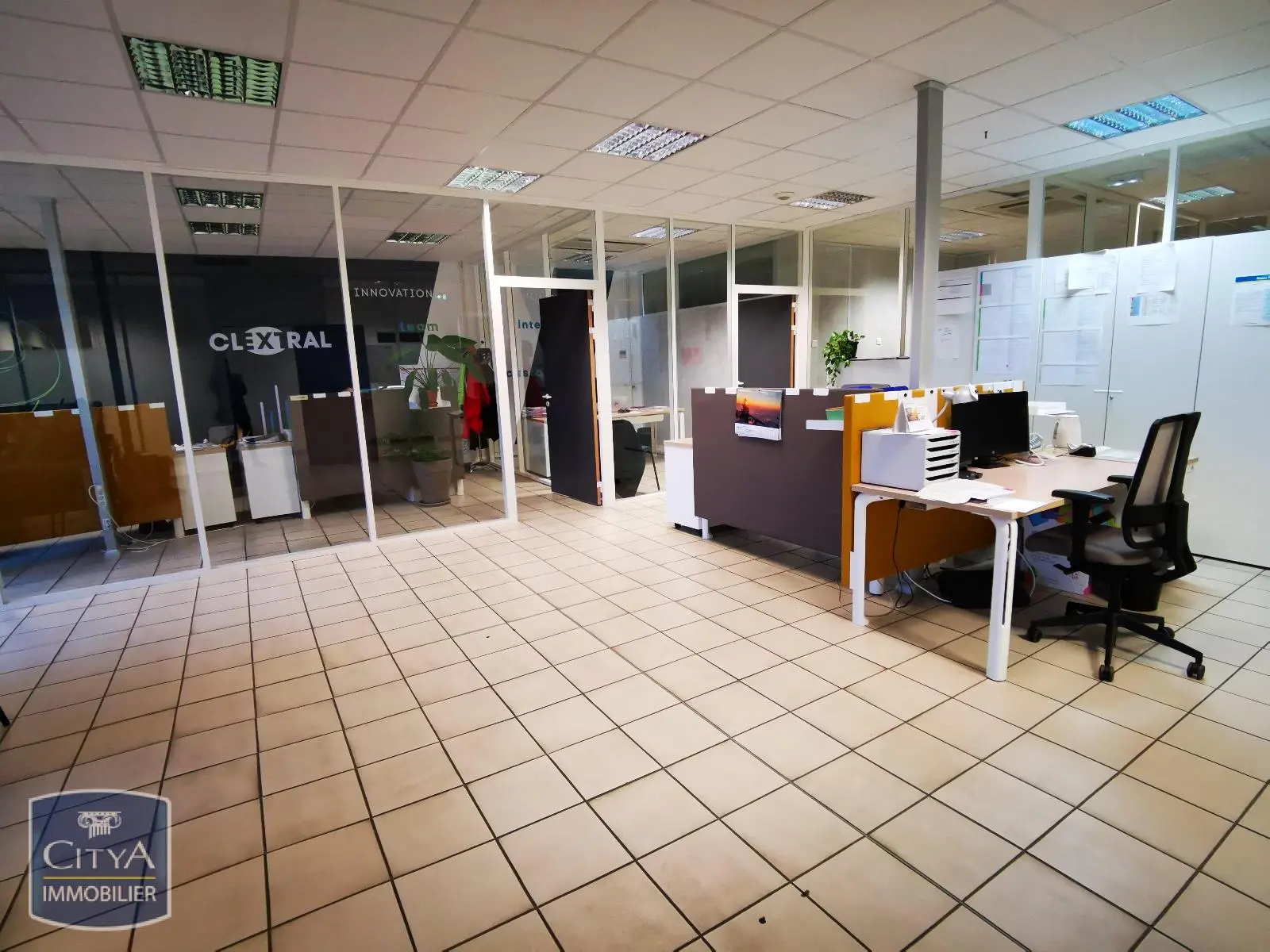 Photo 13 Local Professionnel 80 pièces 2414m²