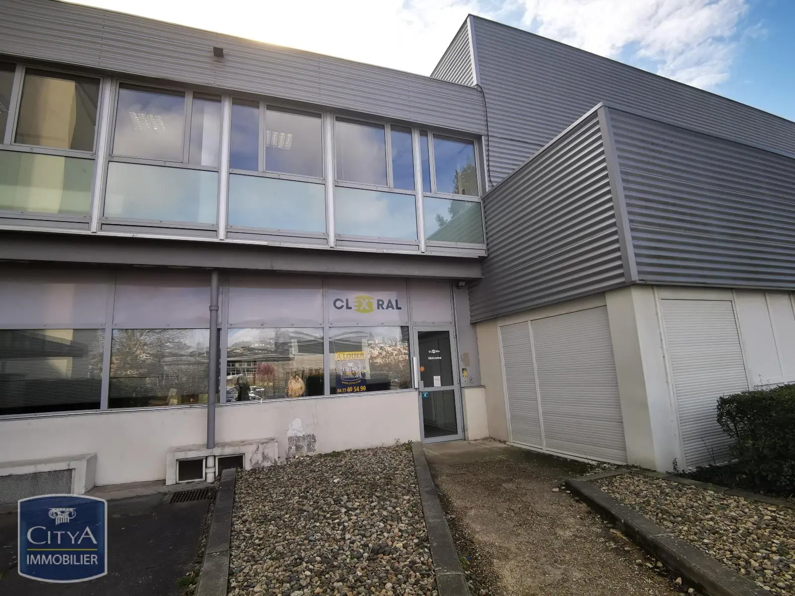 Photo 9 Local Professionnel 80 pièces 2414m²