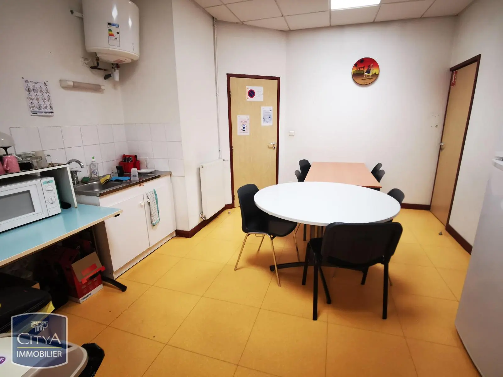 Photo 4 Local Professionnel 80 pièces 2414m²