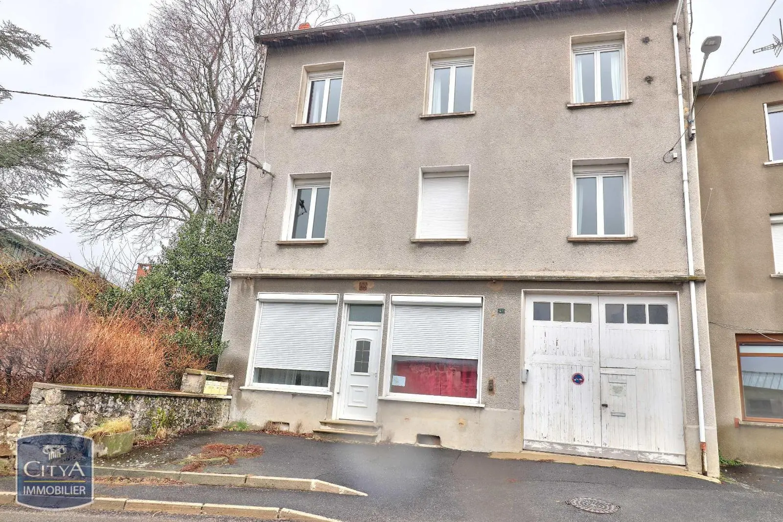 Photo 1 Immeuble 250m²