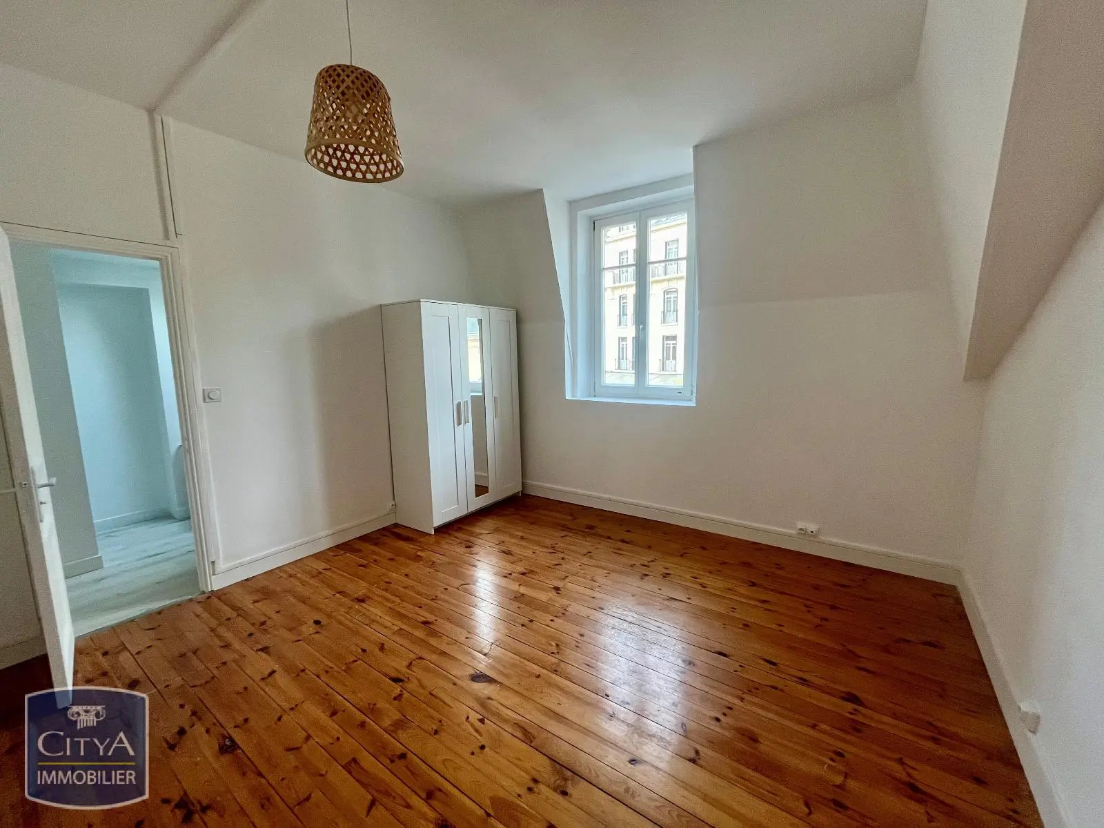 Photo 2 Appartement 1 pièce 27.95m²