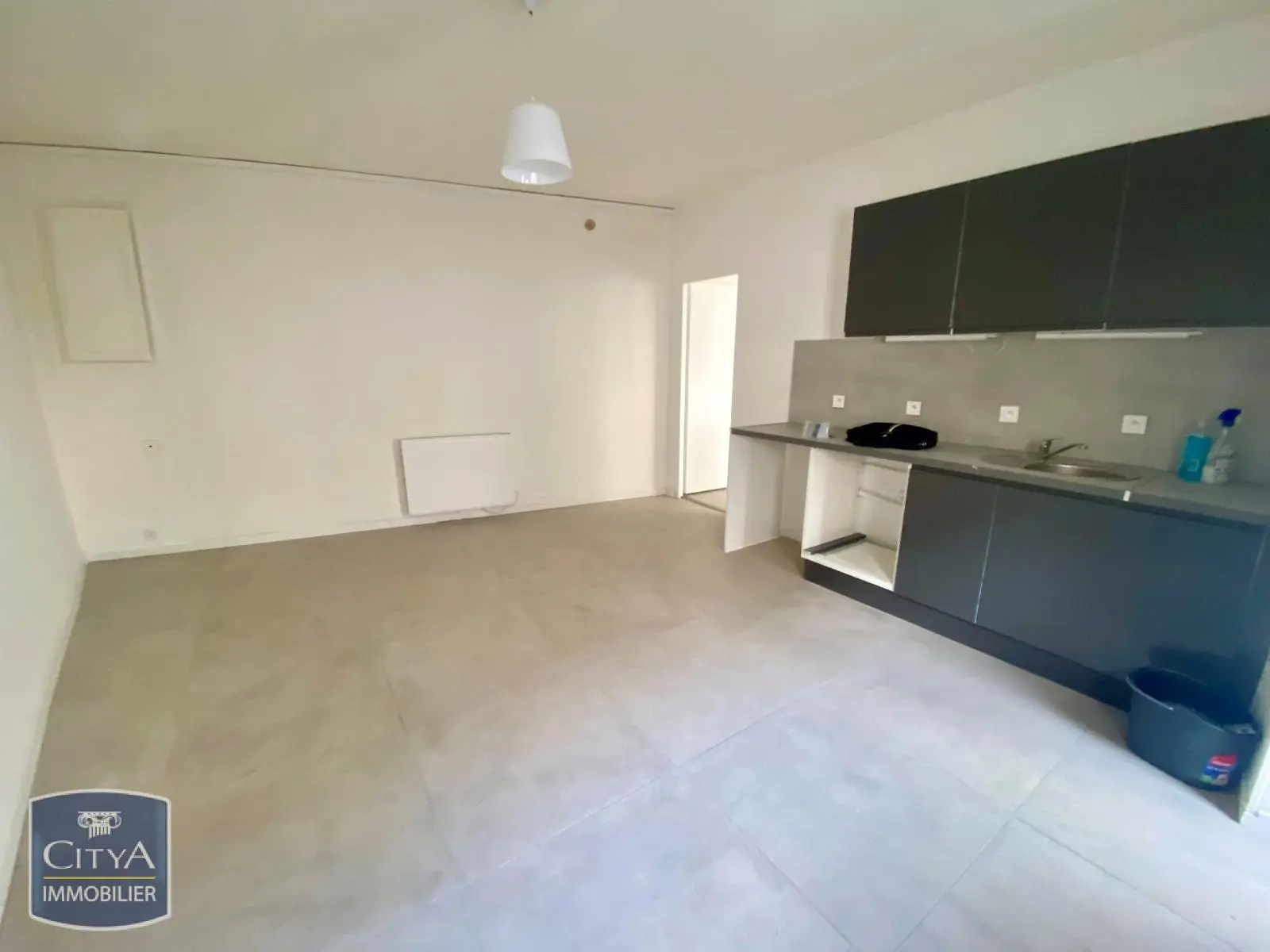 Photo 1 Appartement 1 pièce 33.66m²