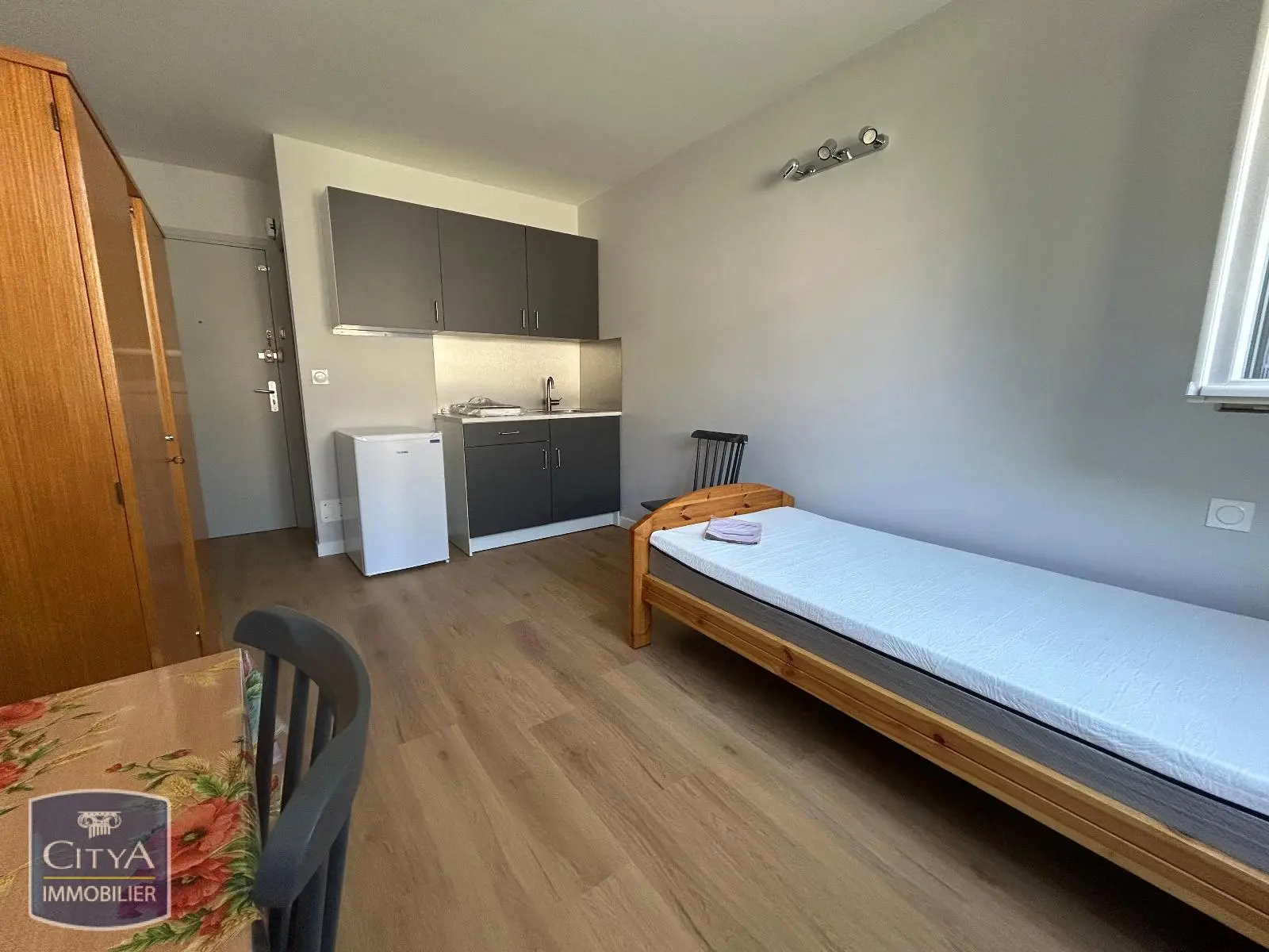 Photo 2 Appartement 1 pièce 18m²