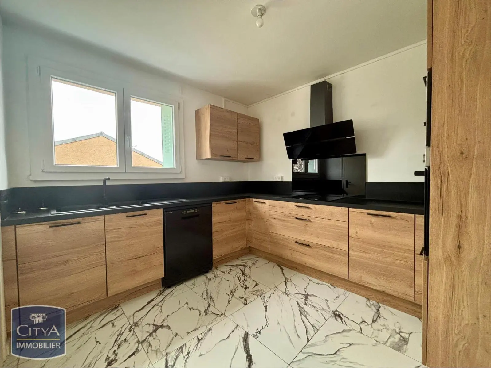 Photo 1 Appartement 4 pièces 70.58m²