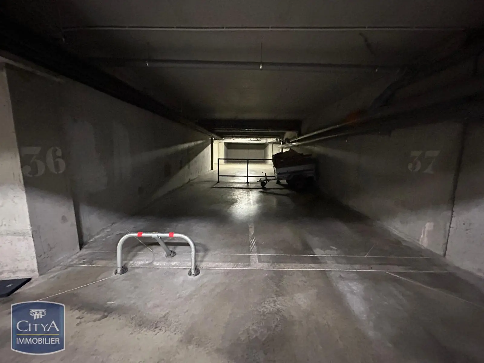 Photo 3 Parking