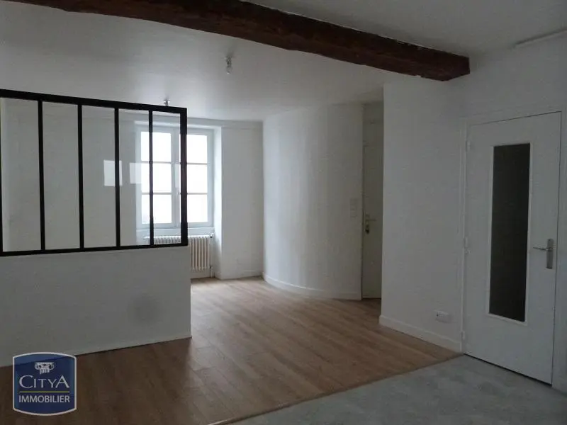 Photo 1 Appartement 1 pièce 30.67m²