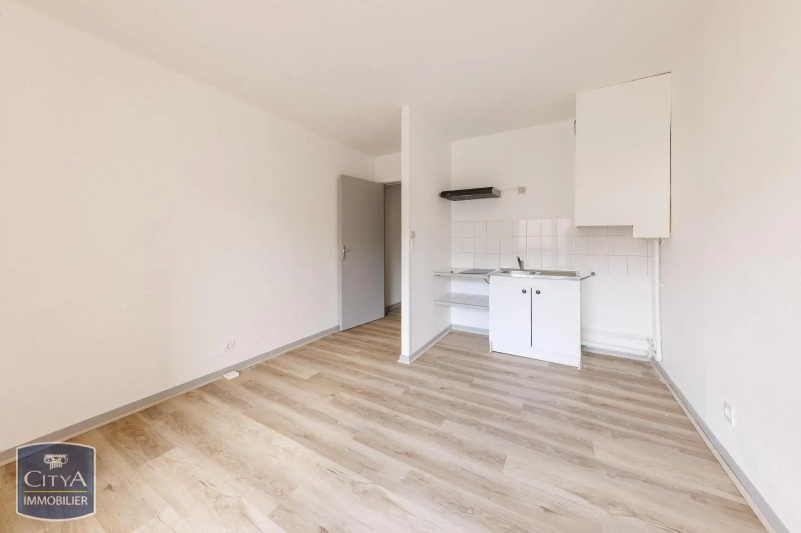 Photo 2 Appartement 1 pièce 20.39m²