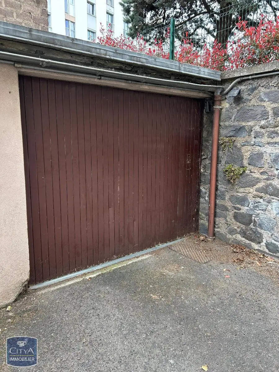 Photo 1 Parking