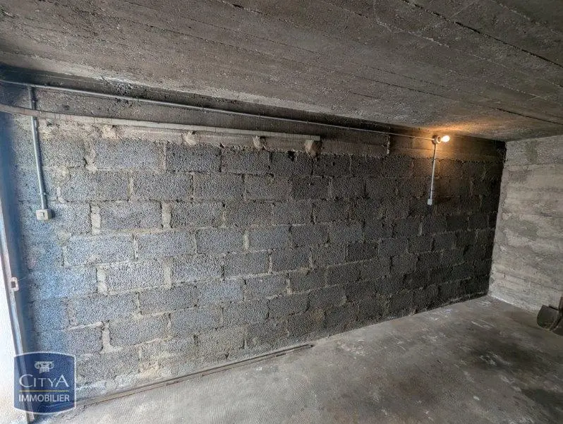 Photo 3 Parking