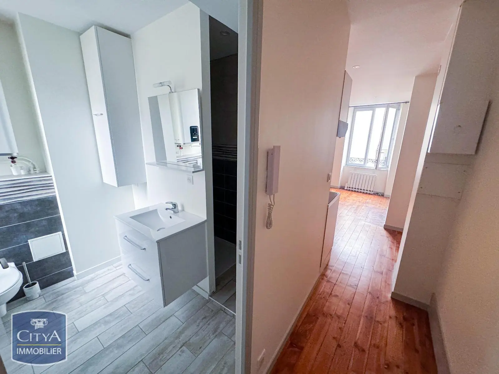 Photo 2 Appartement 1 pièce 22.64m²