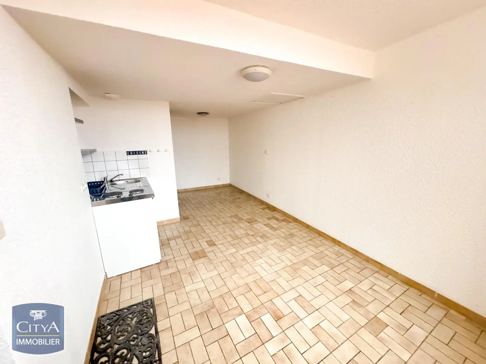 Photo 1 Appartement 1 pièce 18.29m²
