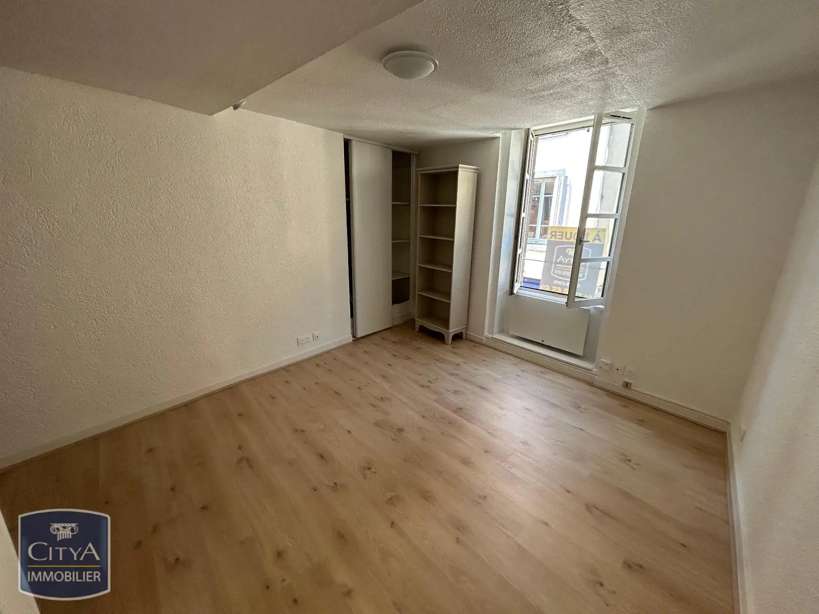 Photo 2 Appartement 1 pièce 24.87m²