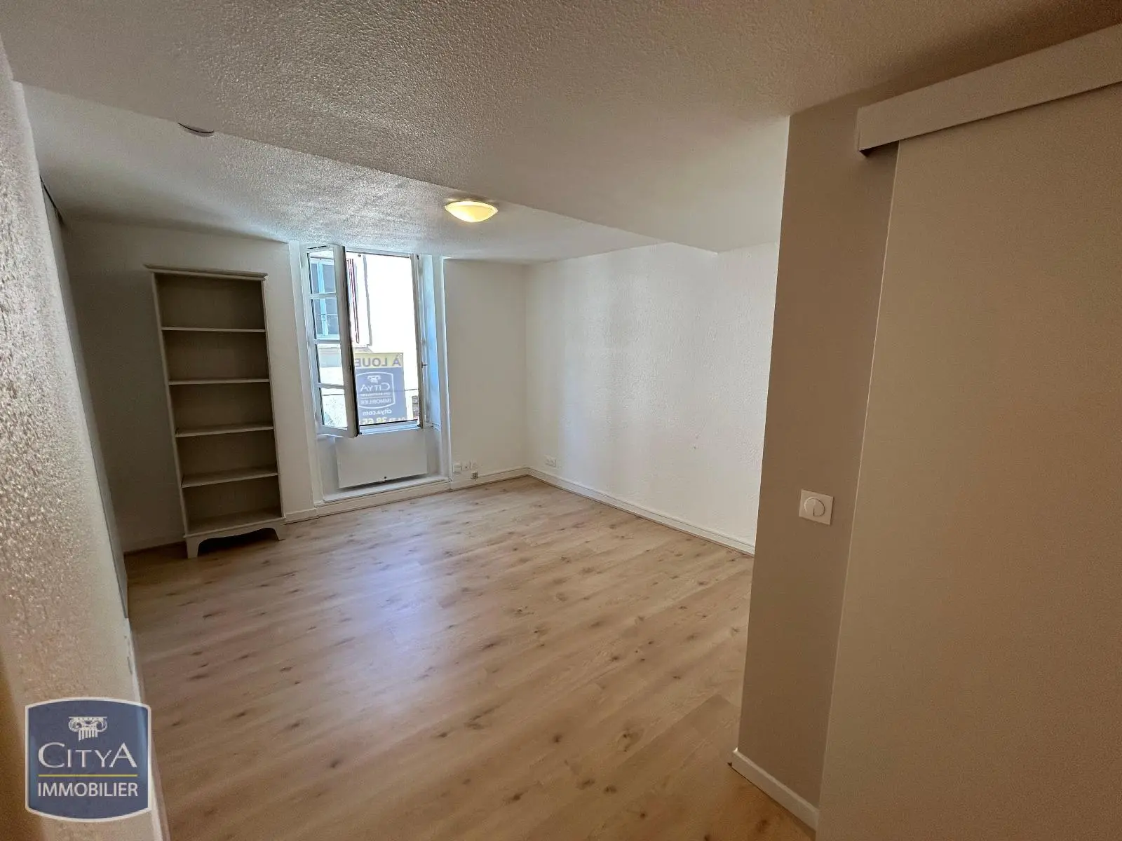 Photo 1 Appartement 1 pièce 24.87m²