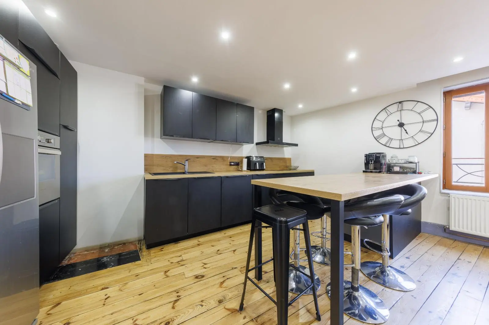 Photo 2 Maison 6 pièces 200m²