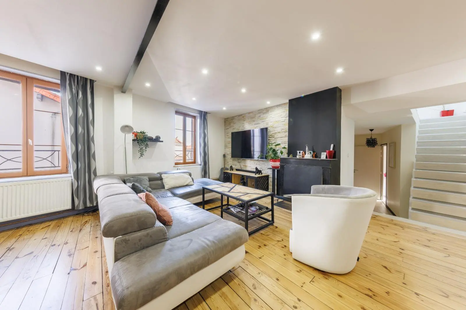 Photo 1 Maison 6 pièces 200m²