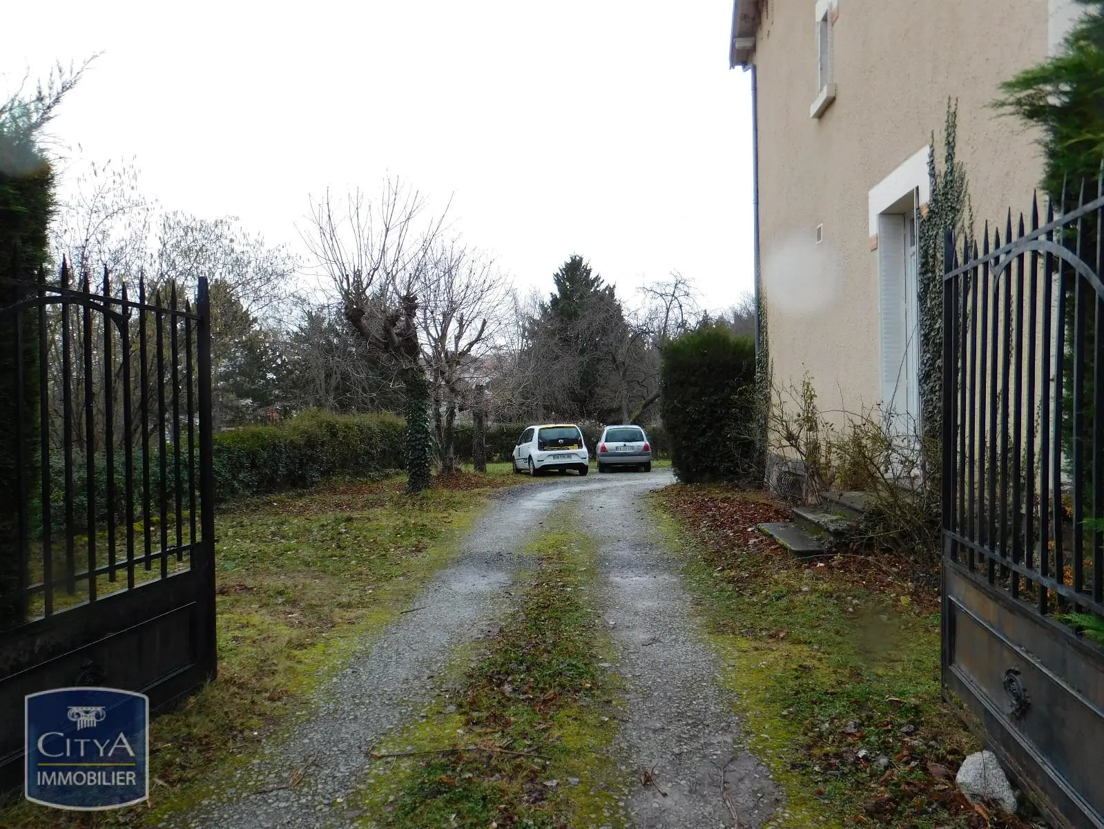 Photo 2 Immeuble 295m²