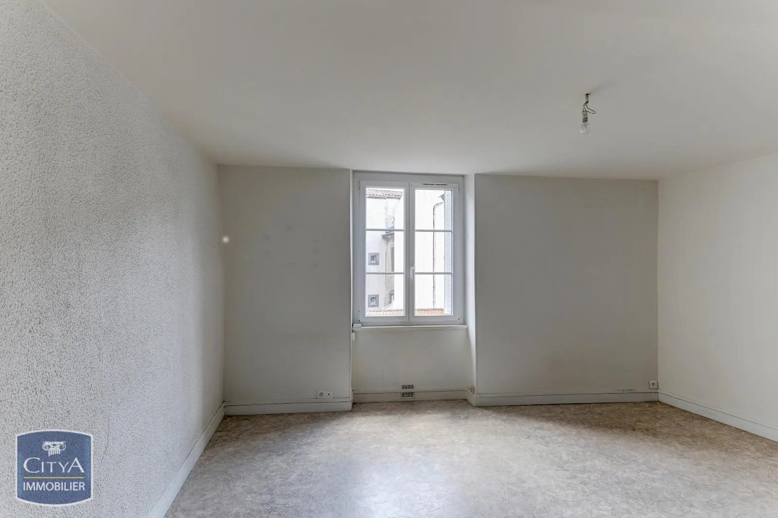 Photo 2 Immeuble 200m²