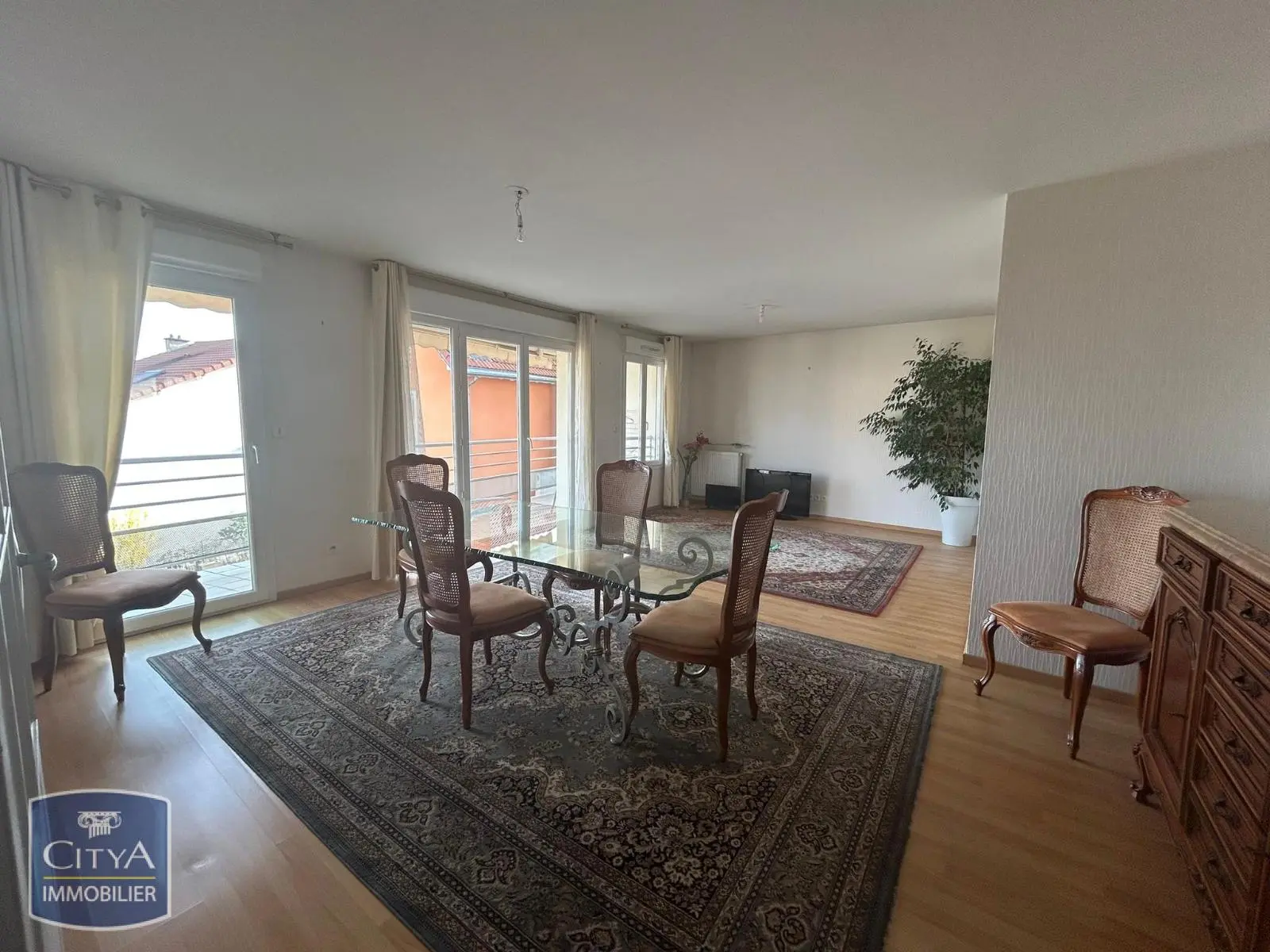 Photo 2 Appartement 5 pièces 100m²