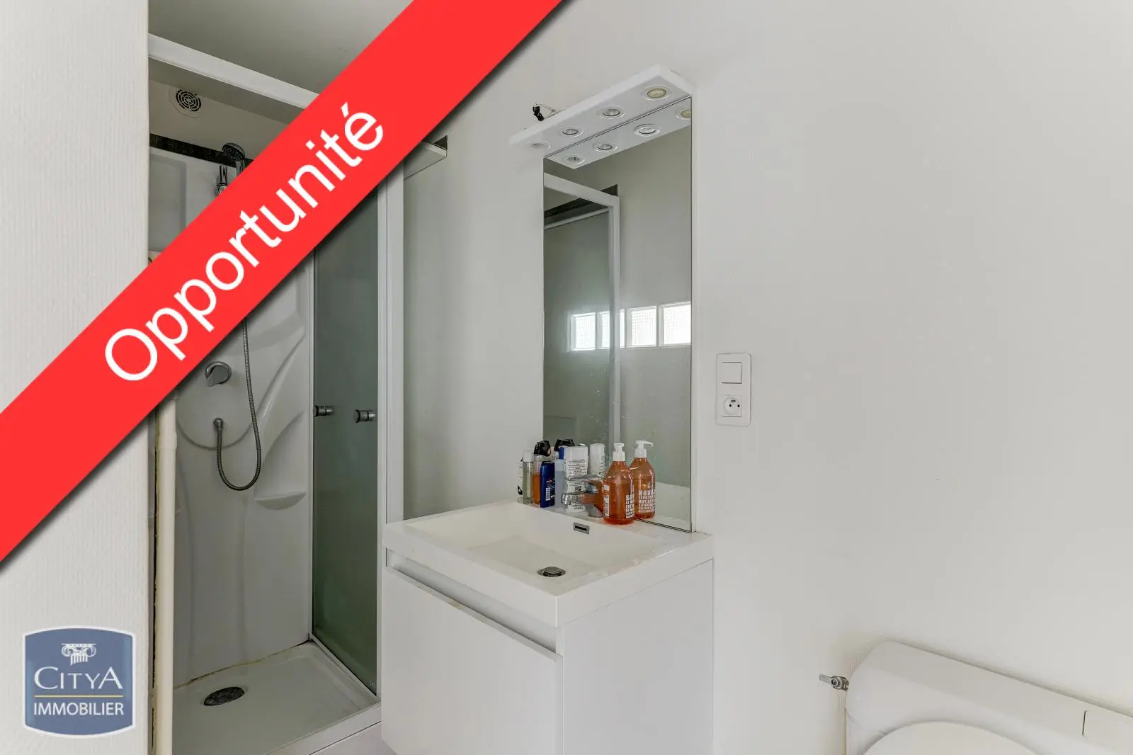 Photo 1 Immeuble 200m²