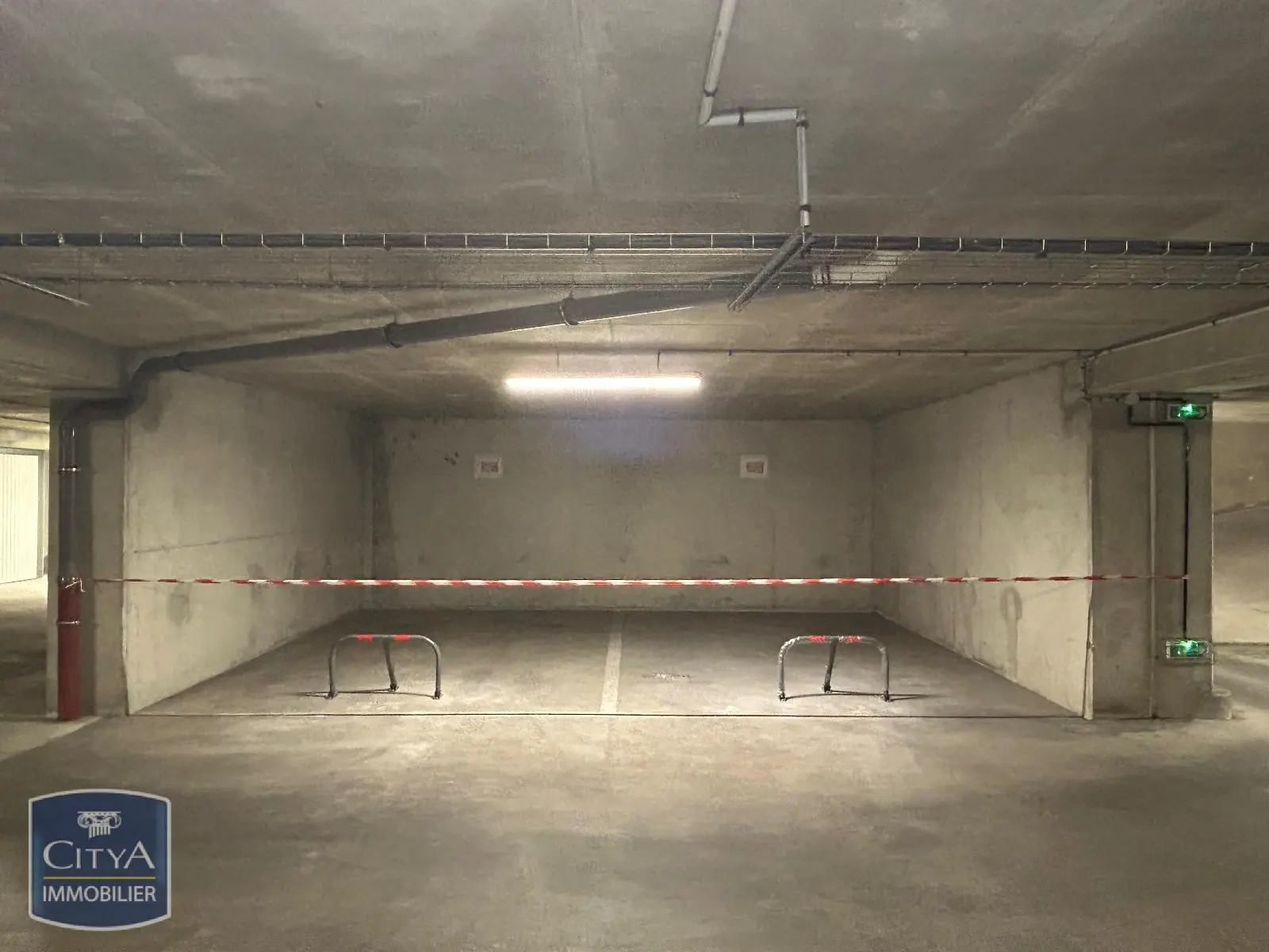 Photo 1 Parking