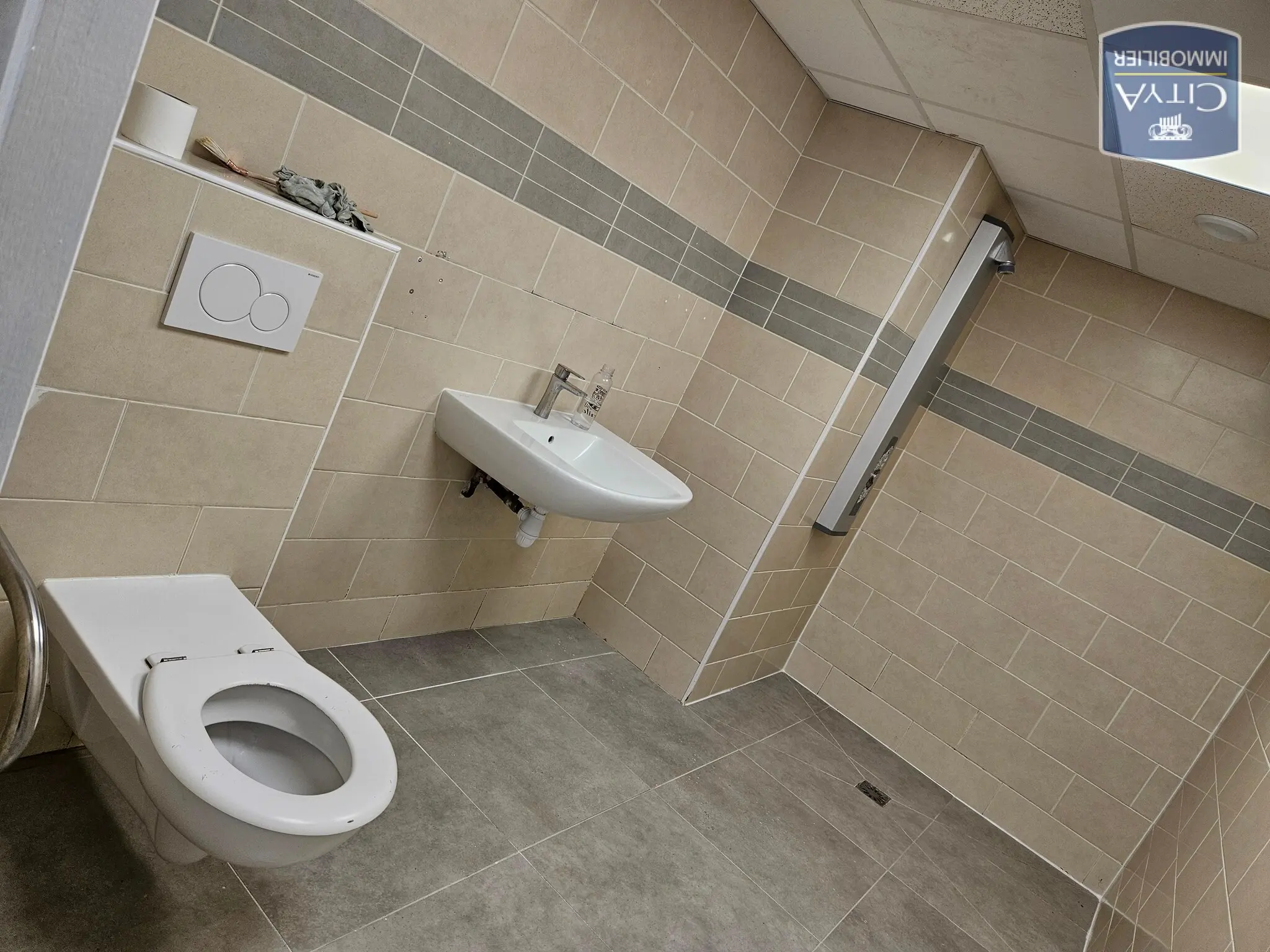 Photo 8 Local Commercial 302m²