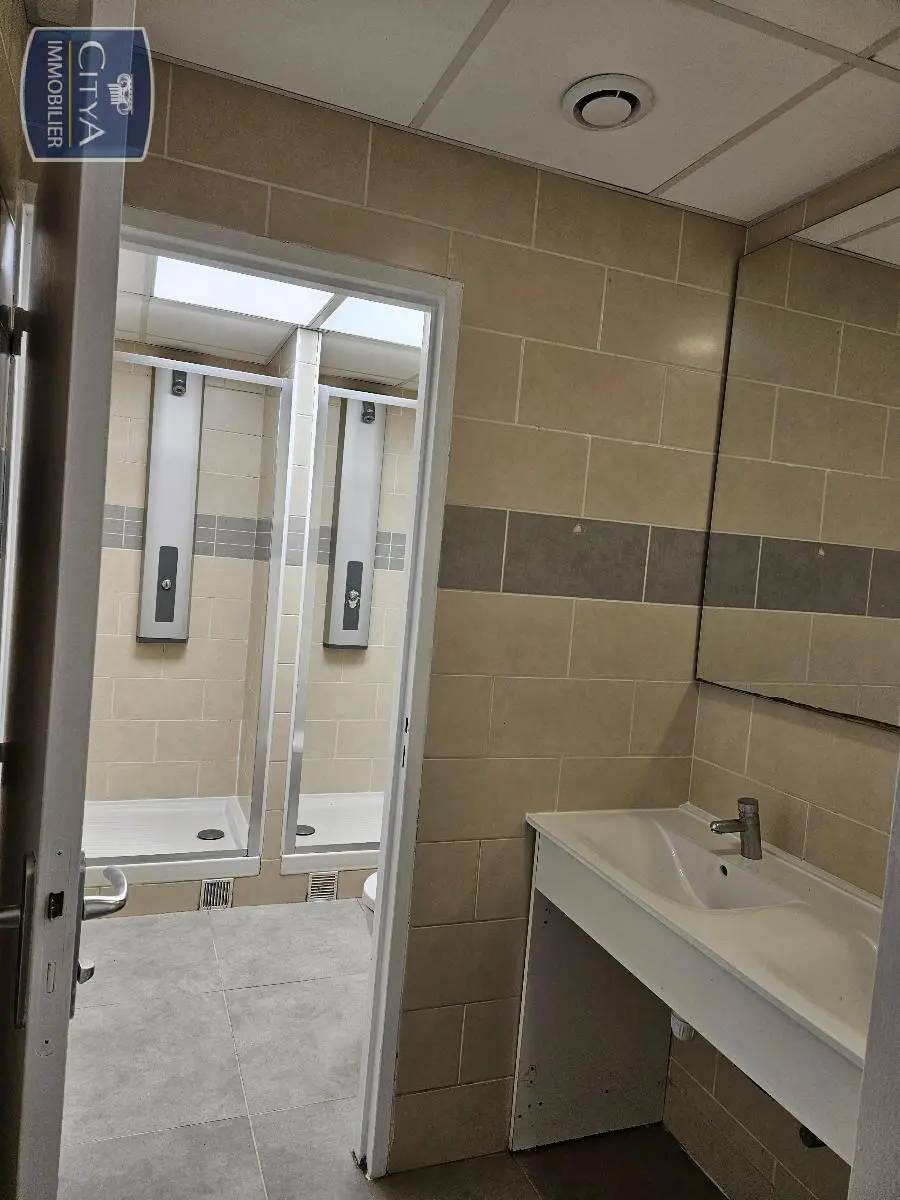 Photo 7 Local Commercial 302m²