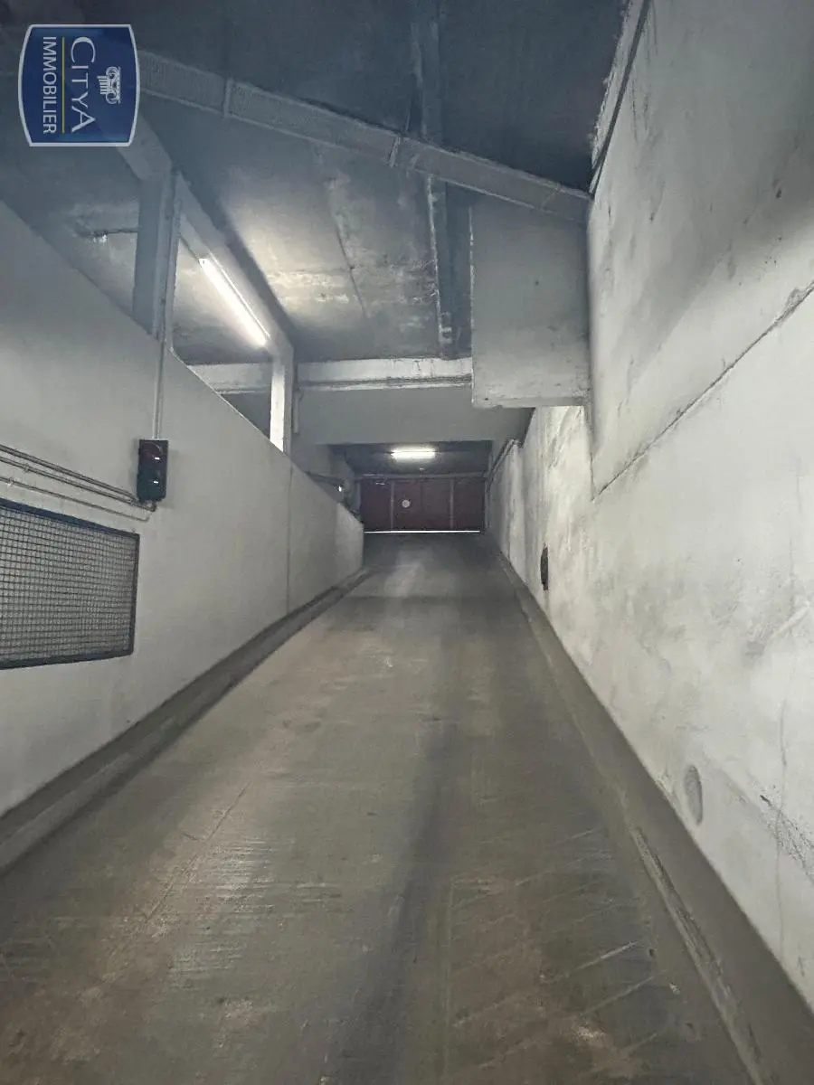 Photo 3 Parking 13m²