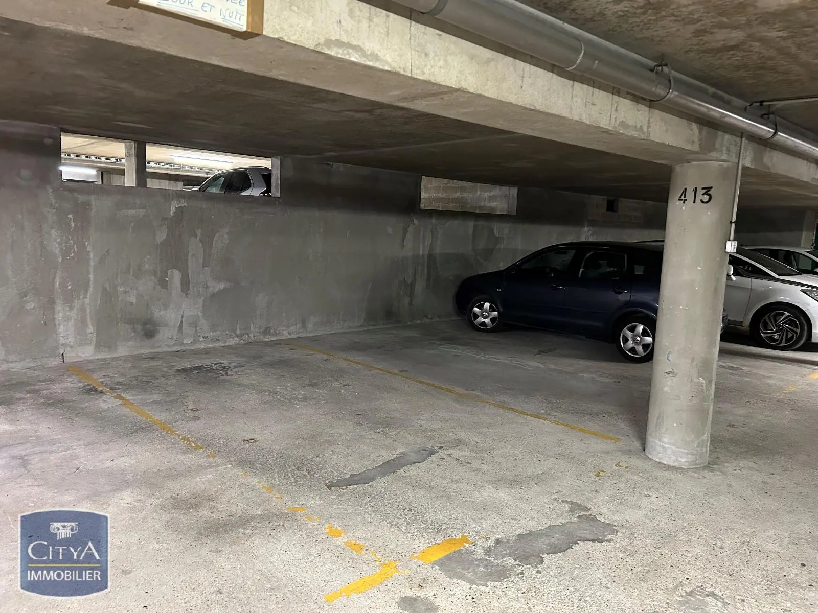 Photo 2 Parking
