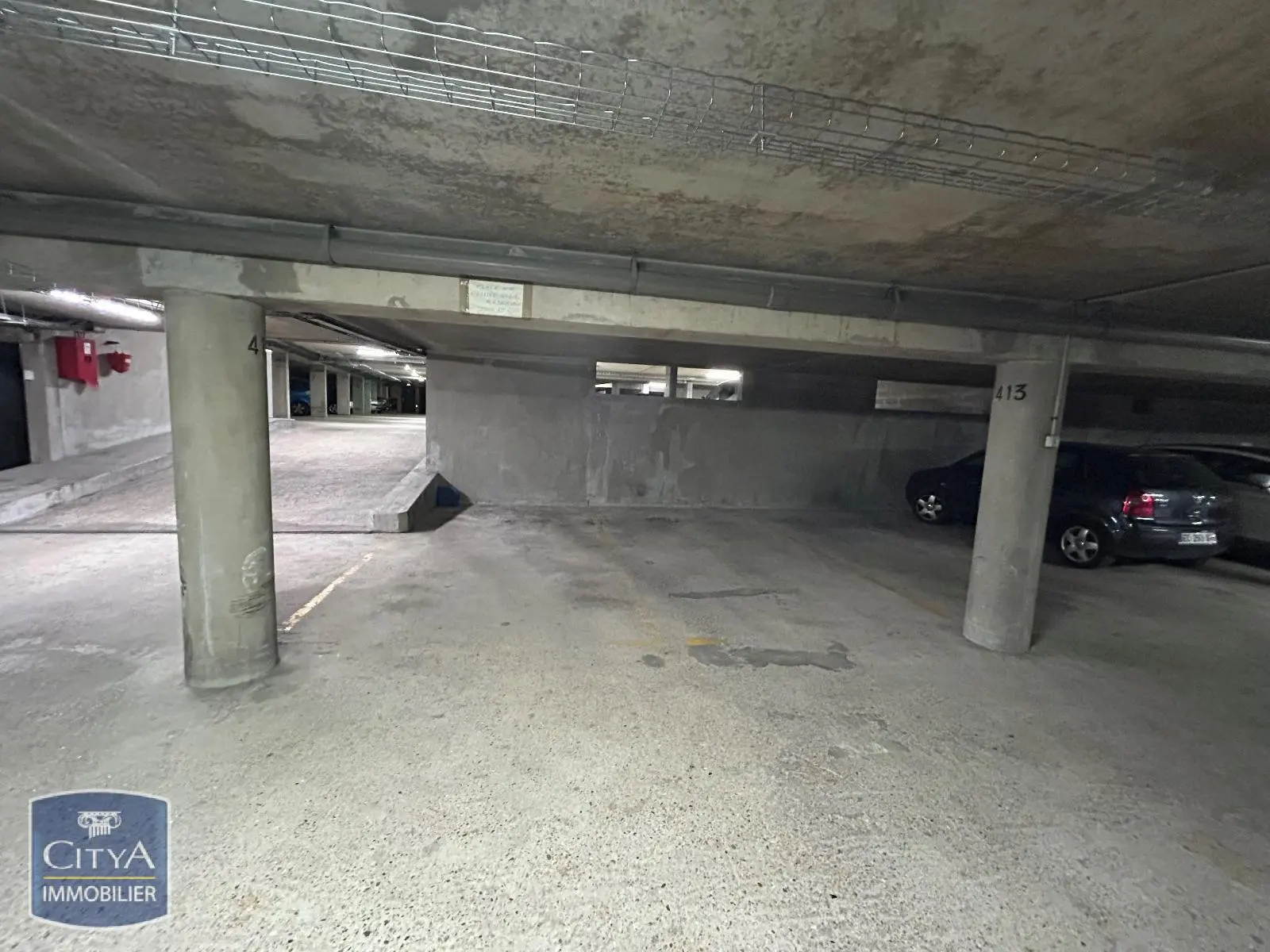 Photo 4 Parking