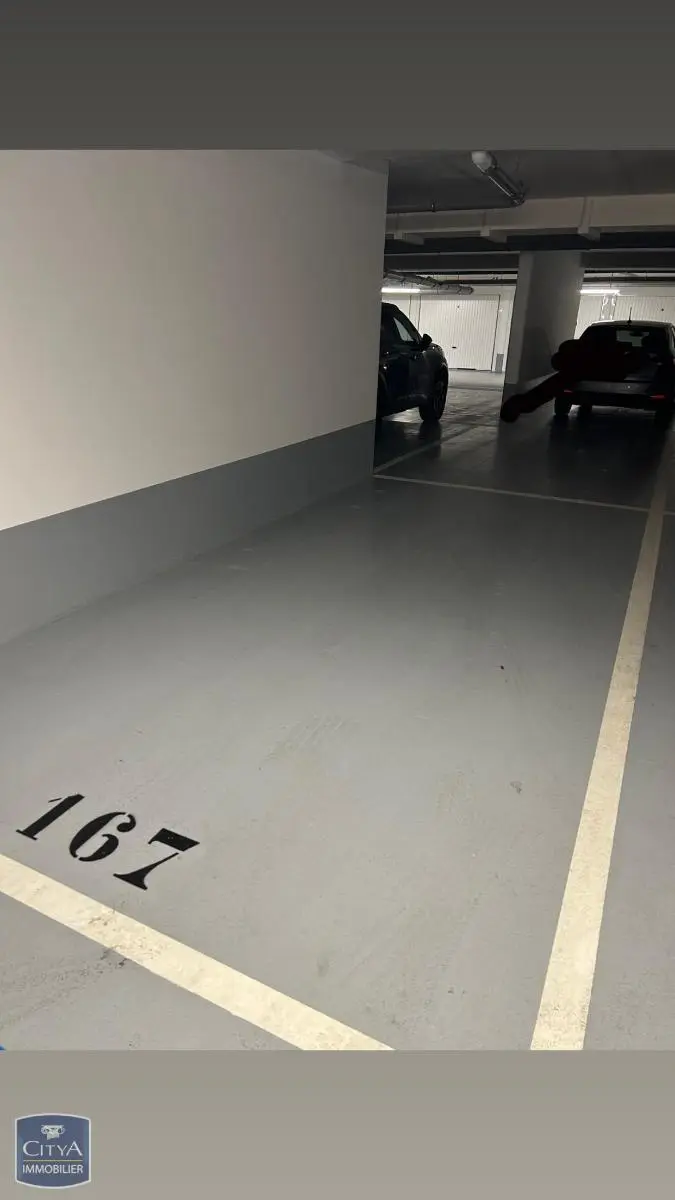 Photo 1 Parking