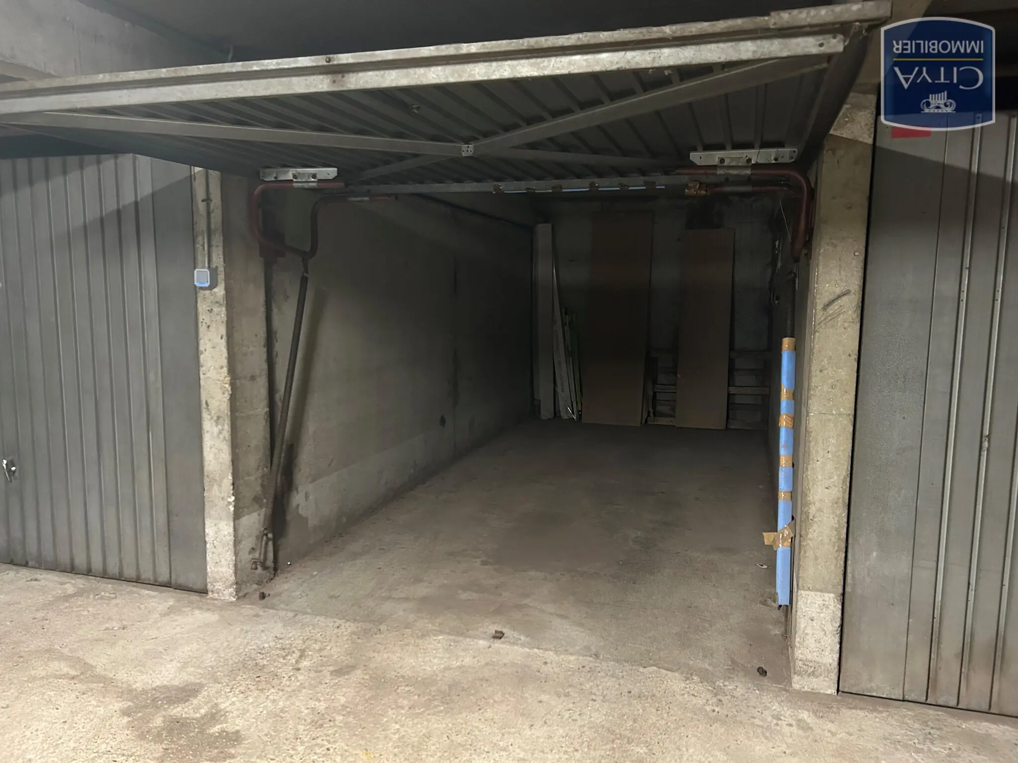 Photo 2 Parking