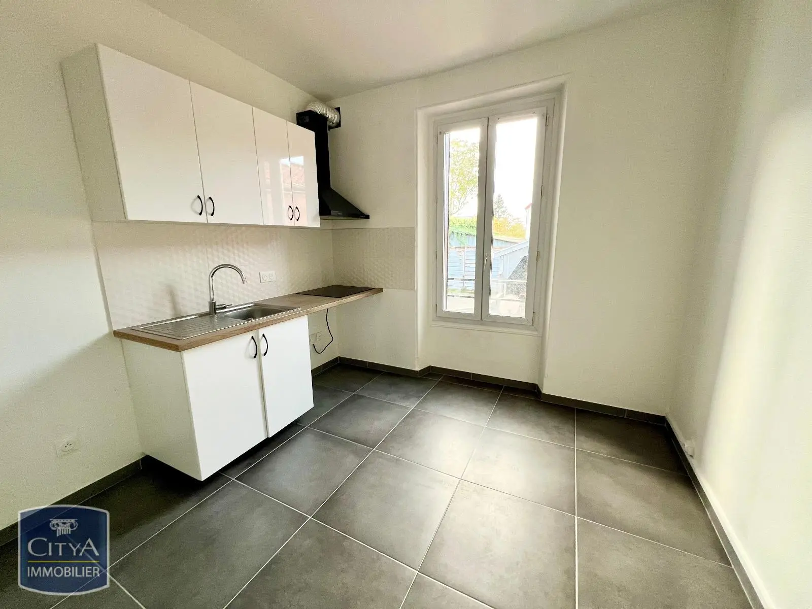 Photo 1 Appartement 1 pièce 32.53m²