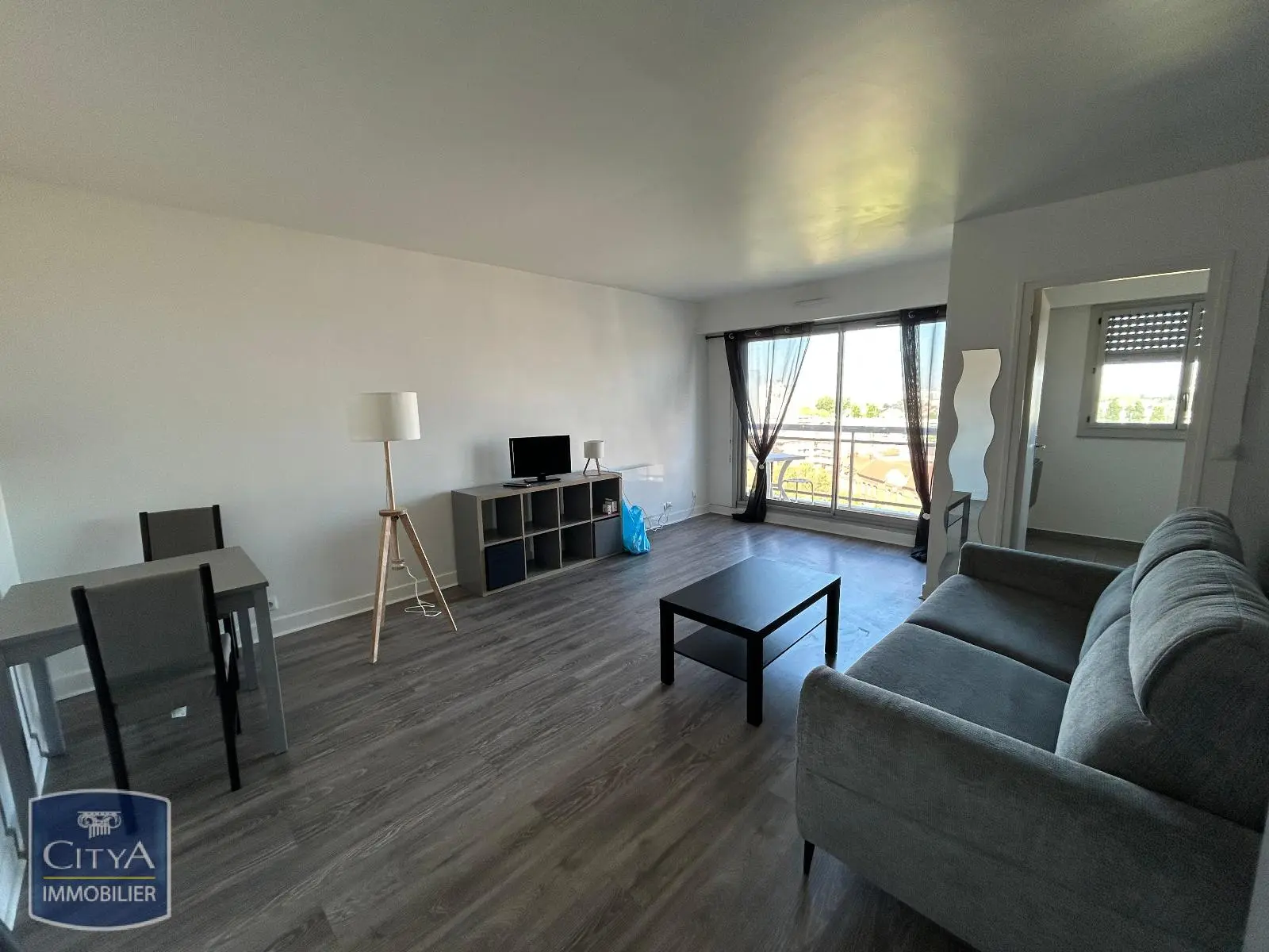Photo 1 Appartement 1 pièce 35m²