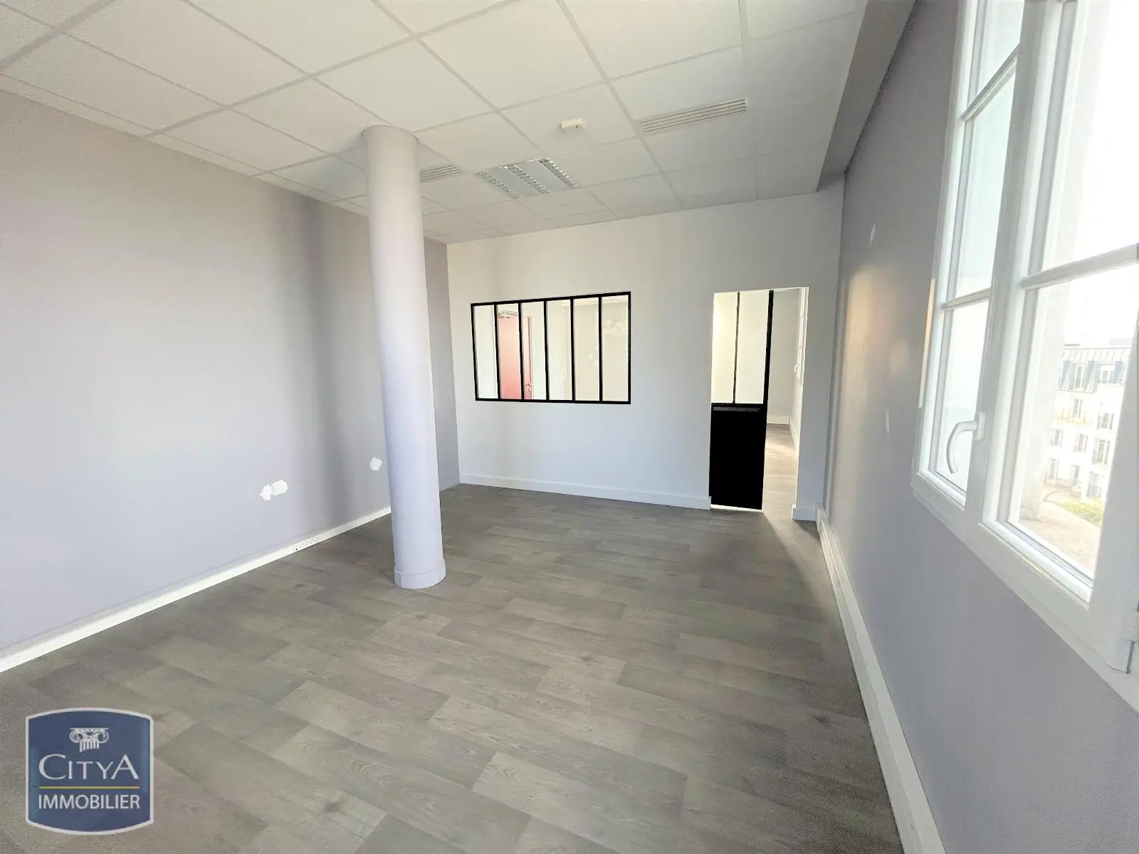 Photo 2 Local Professionnel