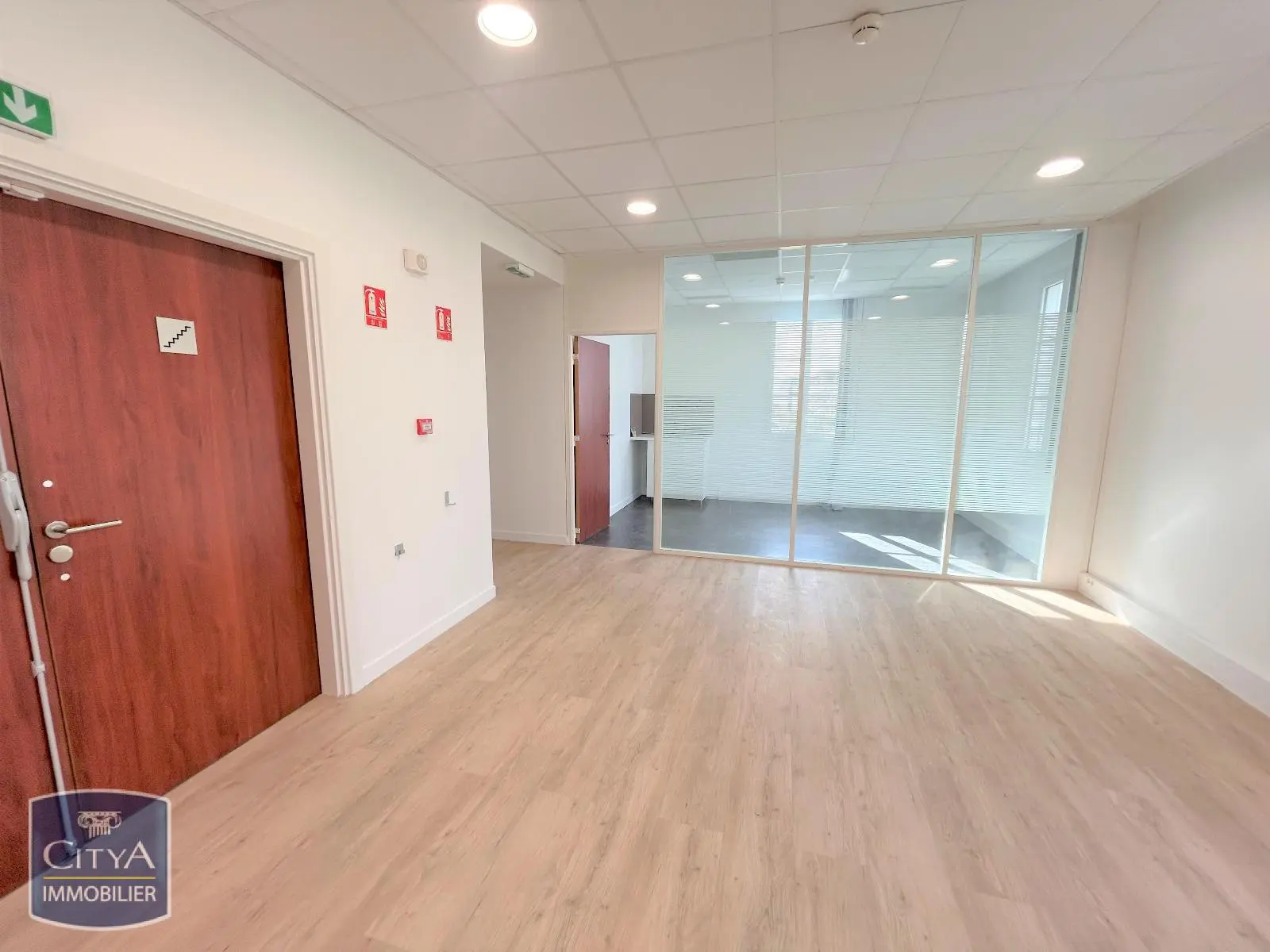 Photo 3 Local Professionnel