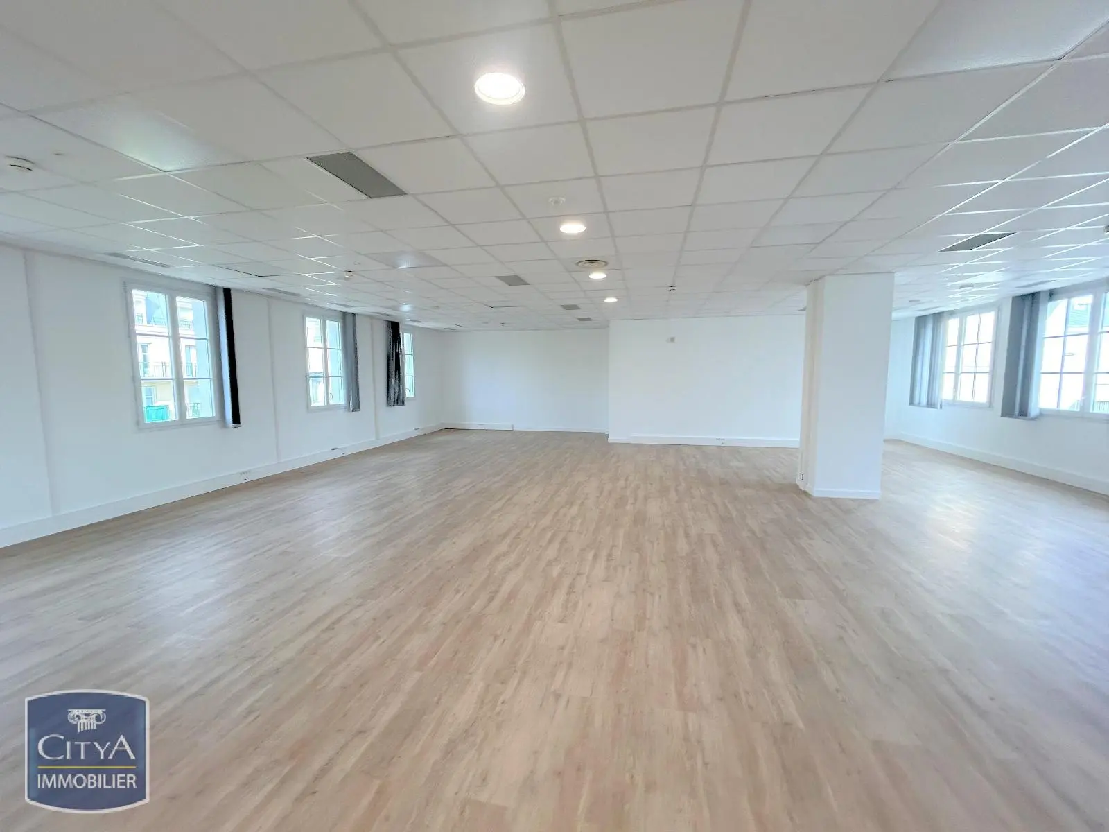 Photo 4 Local Professionnel