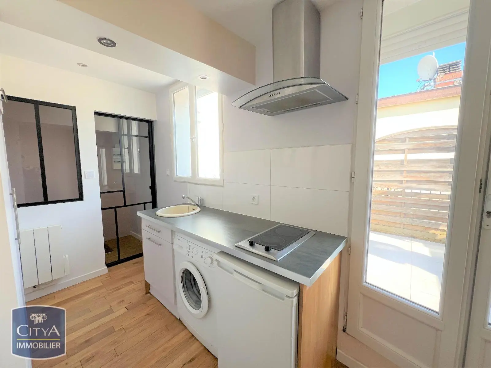 Photo 1 Appartement 1 pièce 18m²