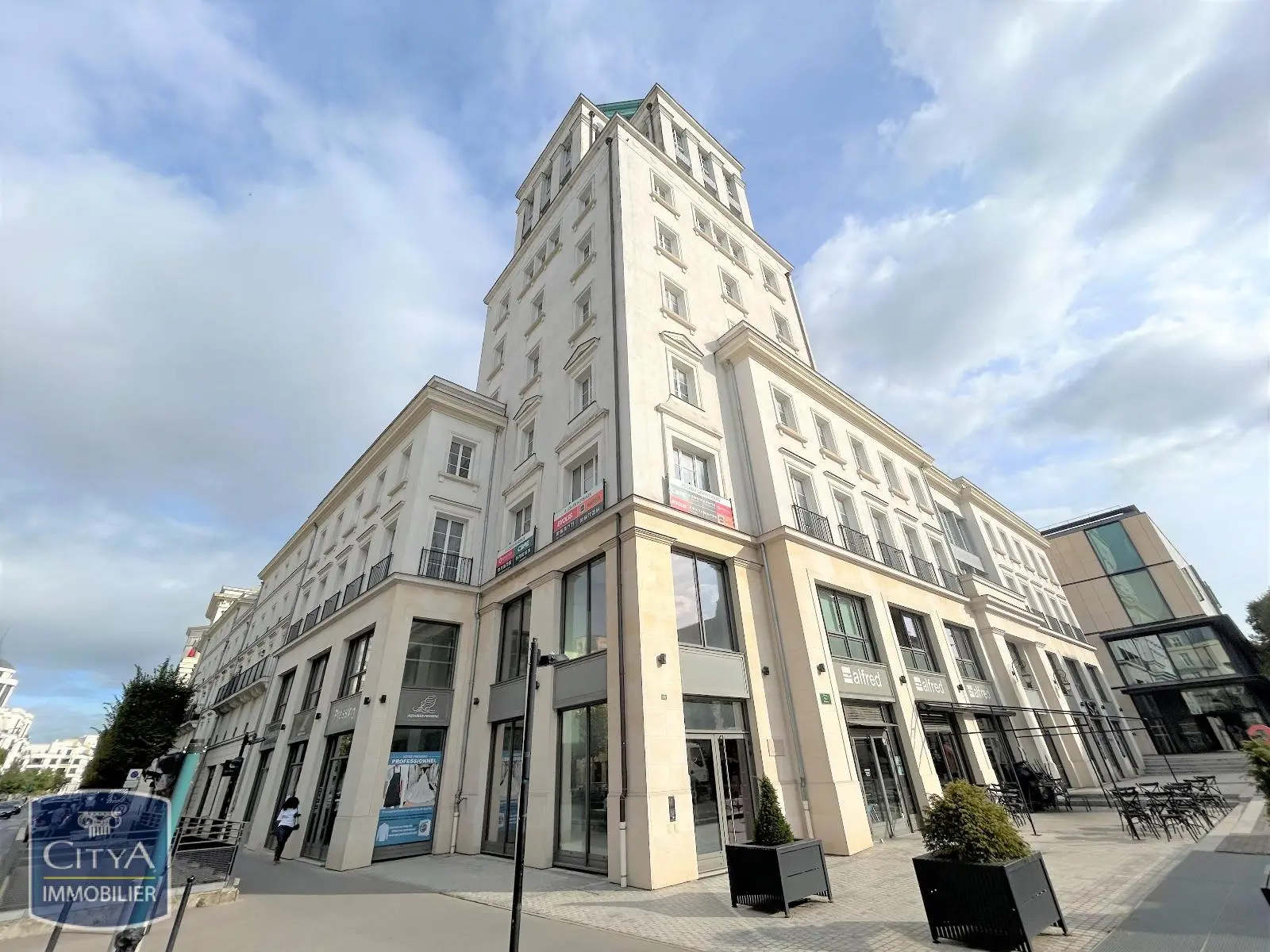 Photo 1 Local Professionnel