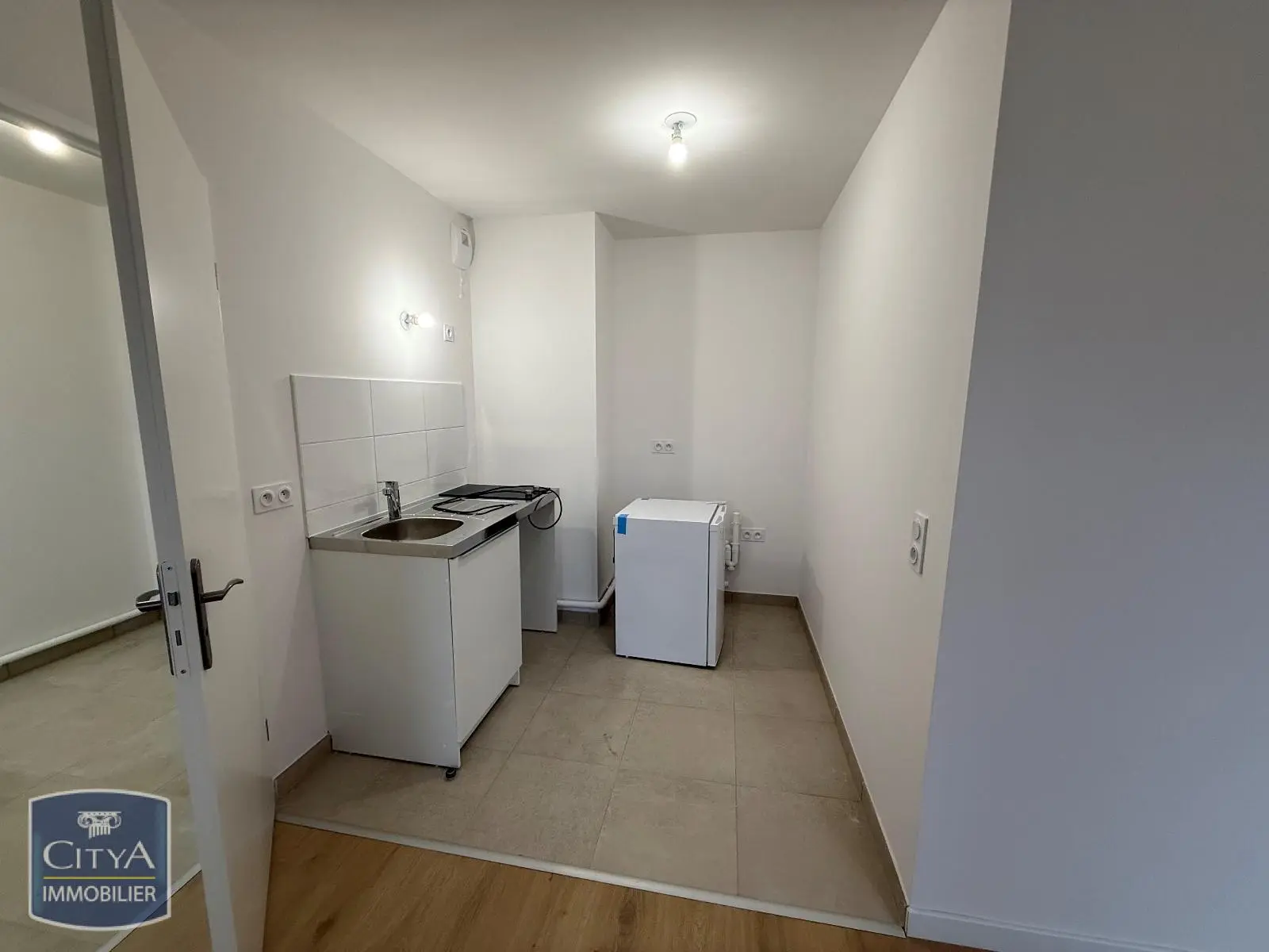 Photo 2 Appartement 1 pièce 29.83m²