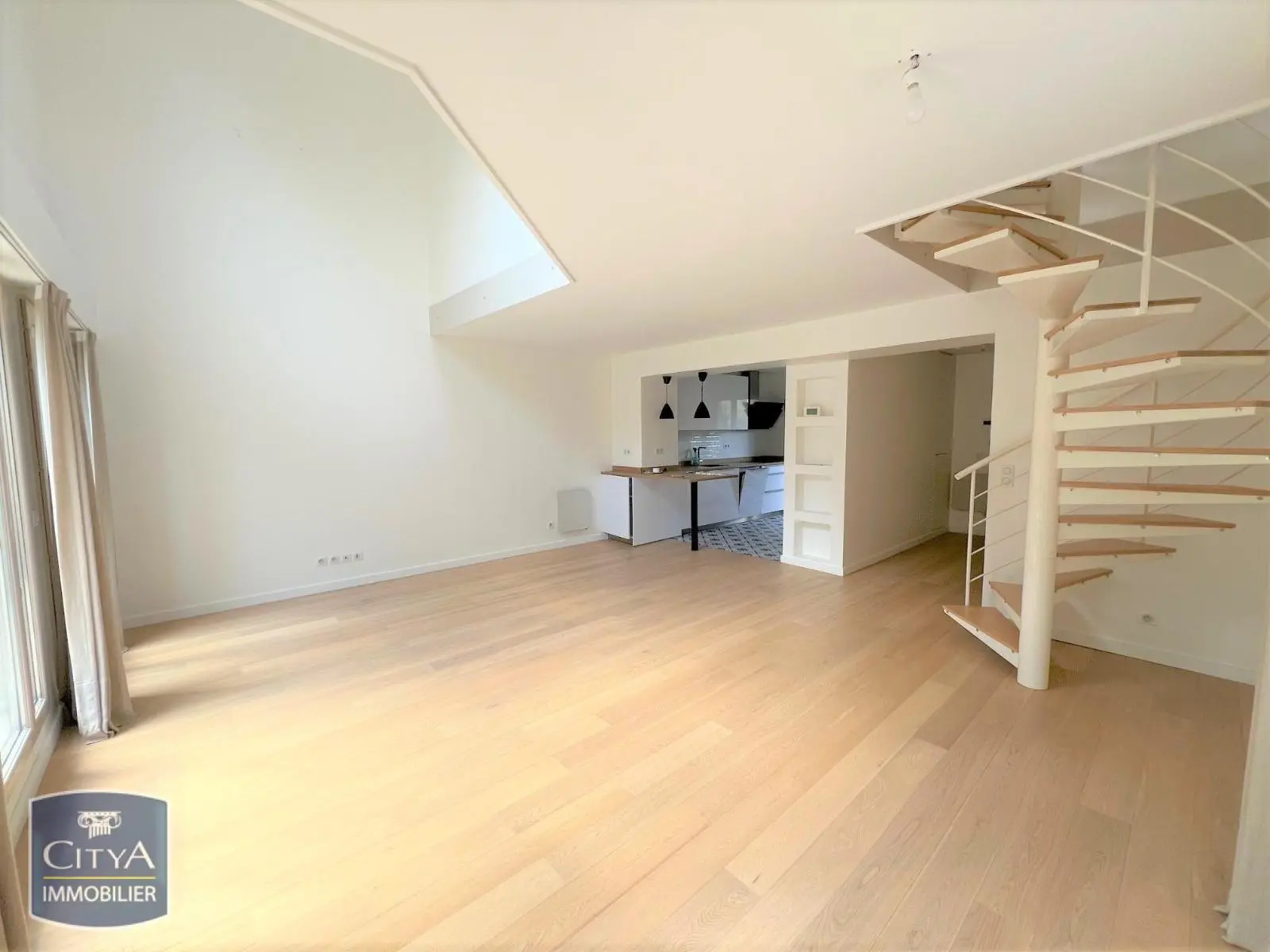 Photo 2 Appartement 4 pièces 117.22m²