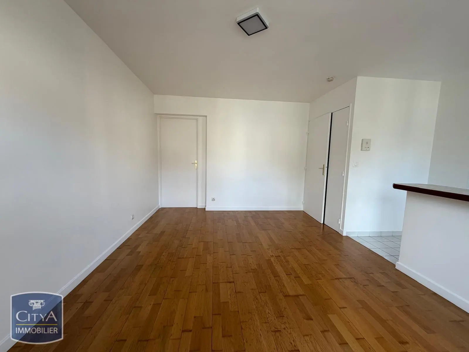 Photo 2 Appartement 1 pièce 30.31m²