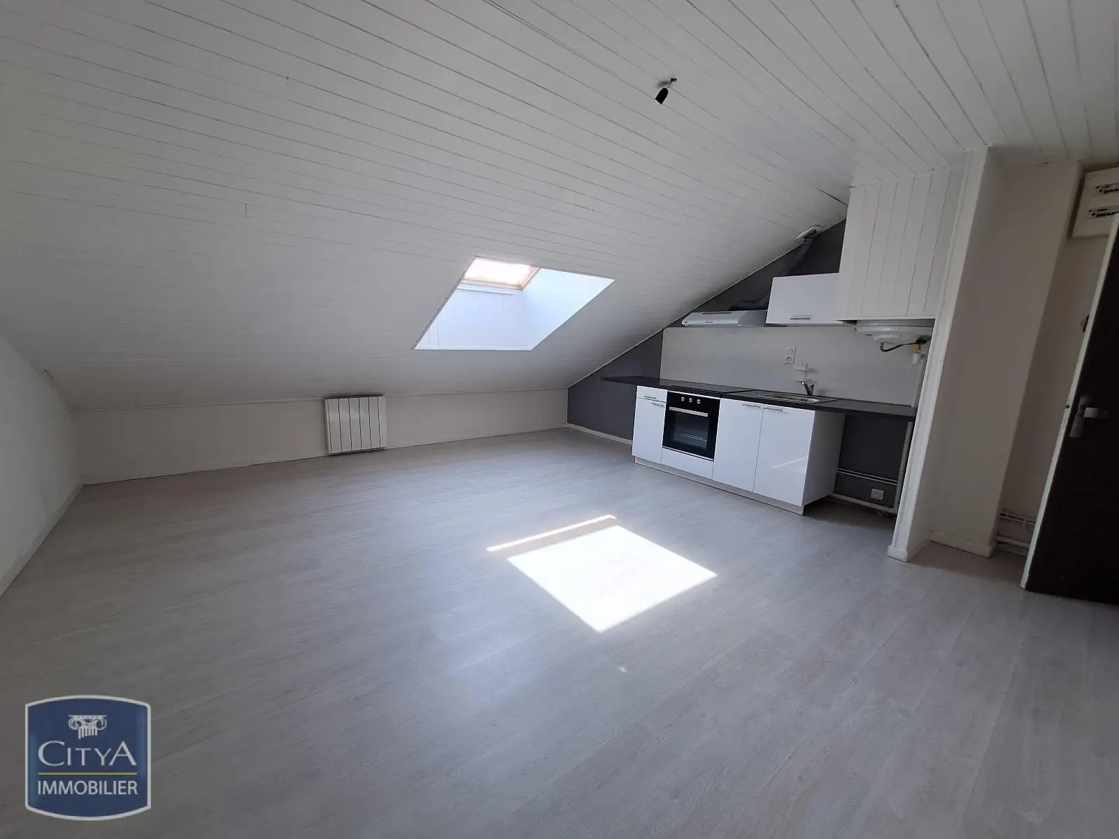 Photo 1 Appartement 1 pièce 27.38m²