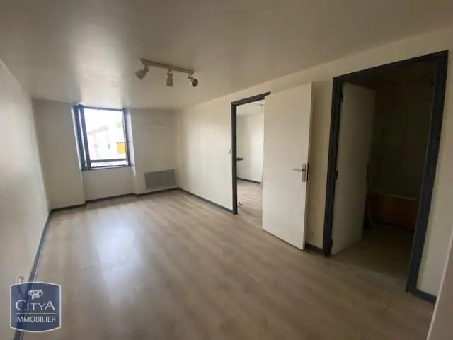 Photo 1 Appartement 1 pièce 27.8m²