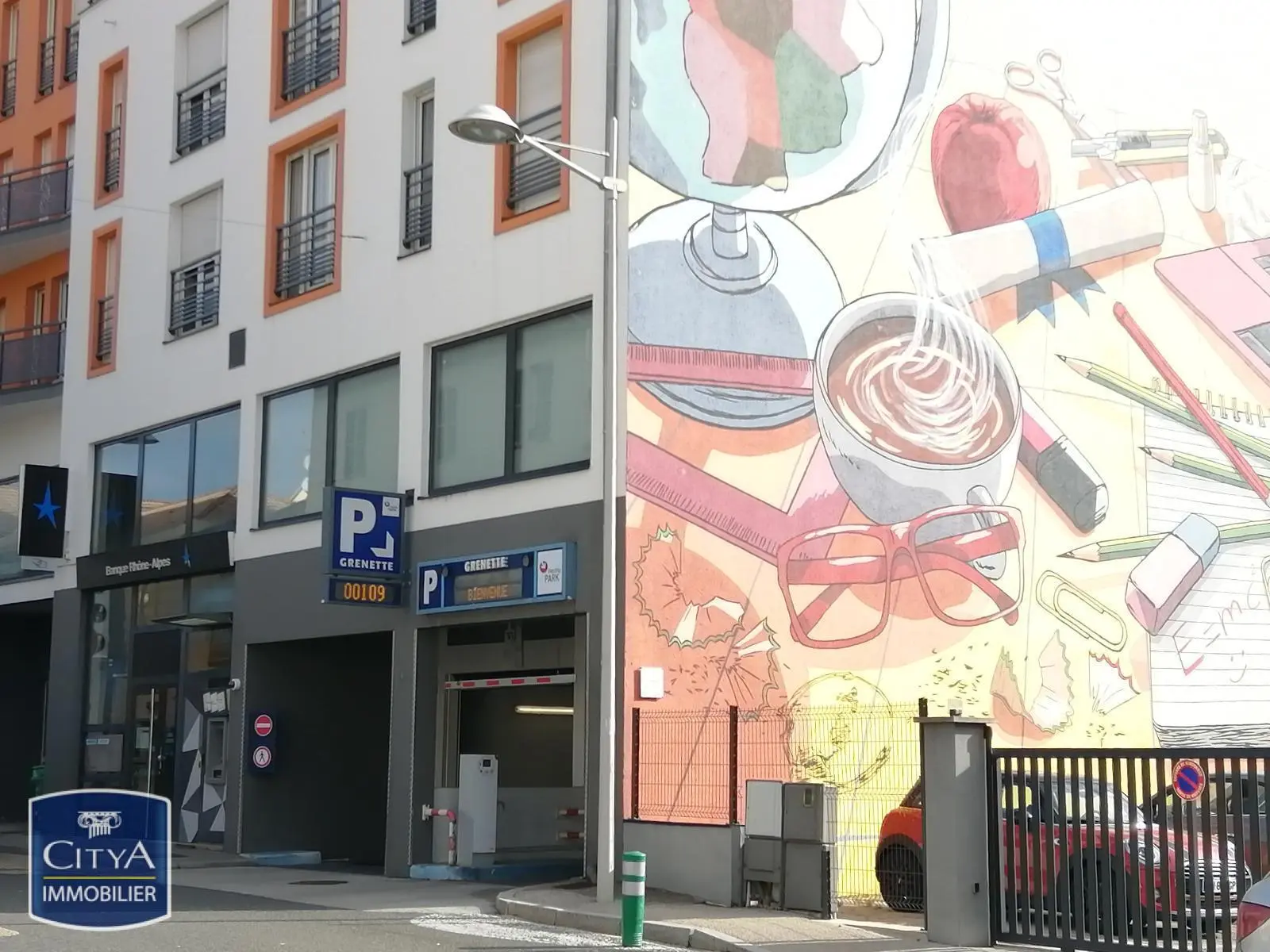 Photo 2 Parking
