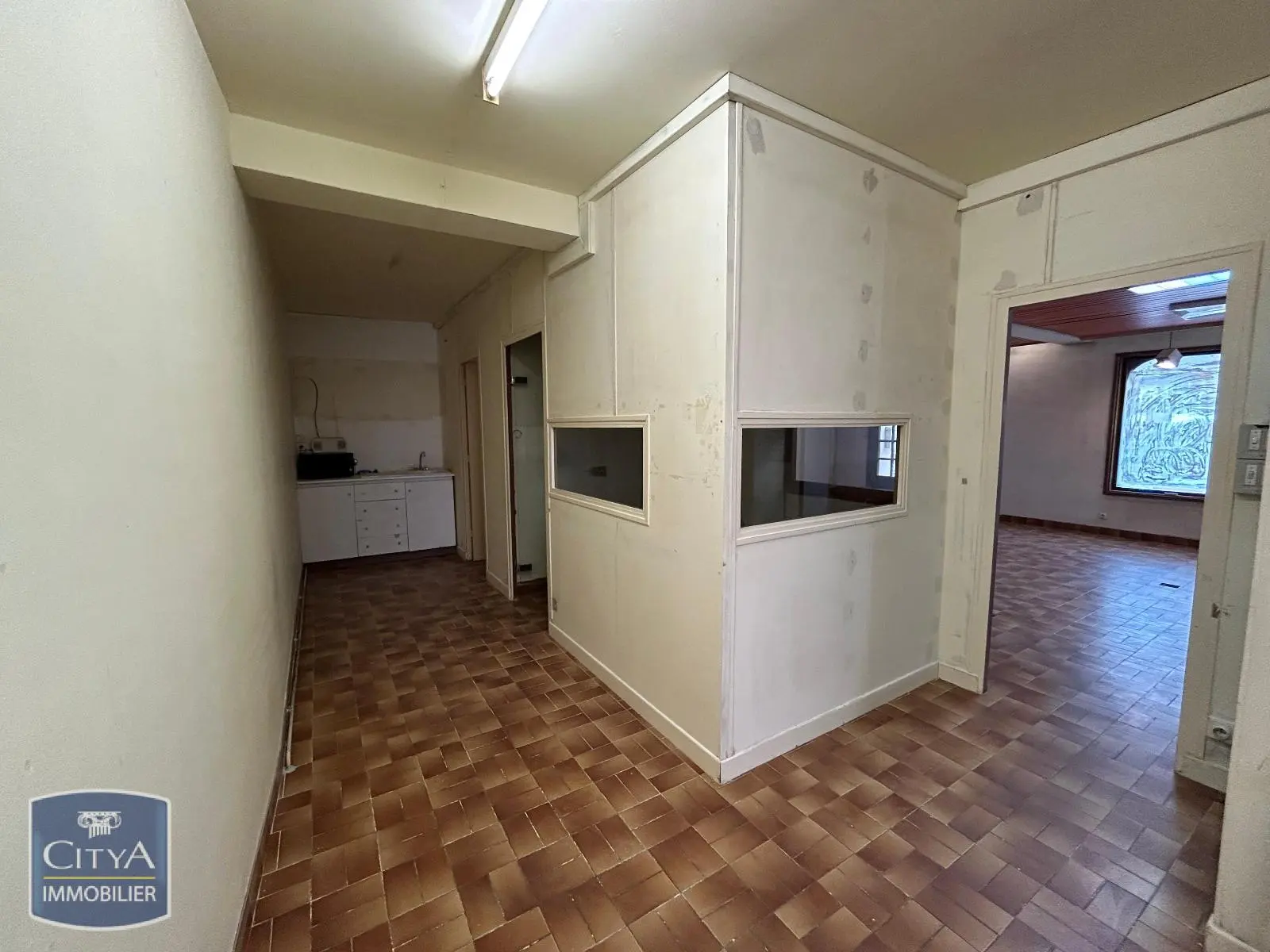 Photo 7 Local Commercial